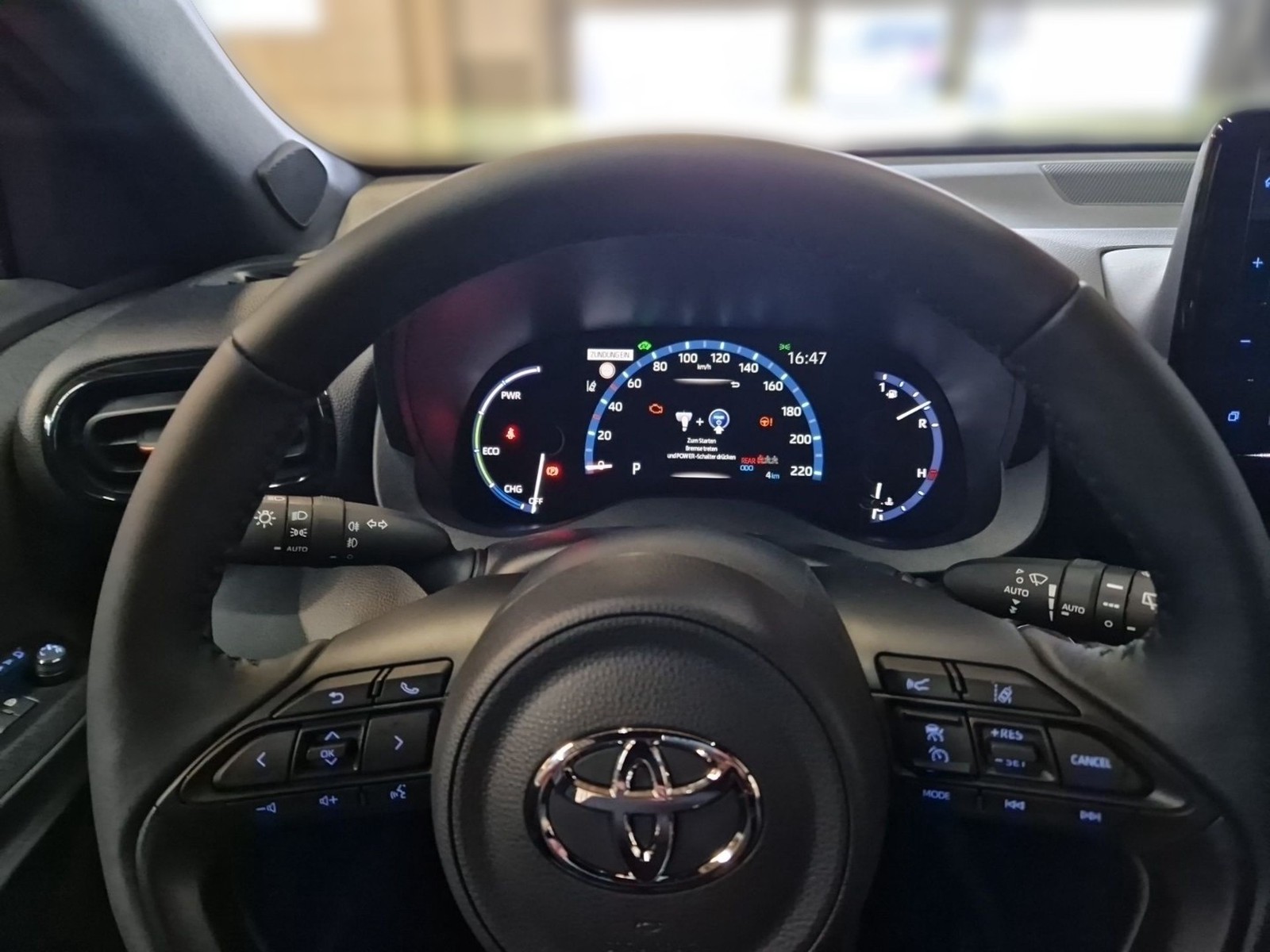 Toyota Yaris Cross Hybrid Spicy Edition Vorführfahrzeug kaufen in Ludwigsburg Preis 31850 eur