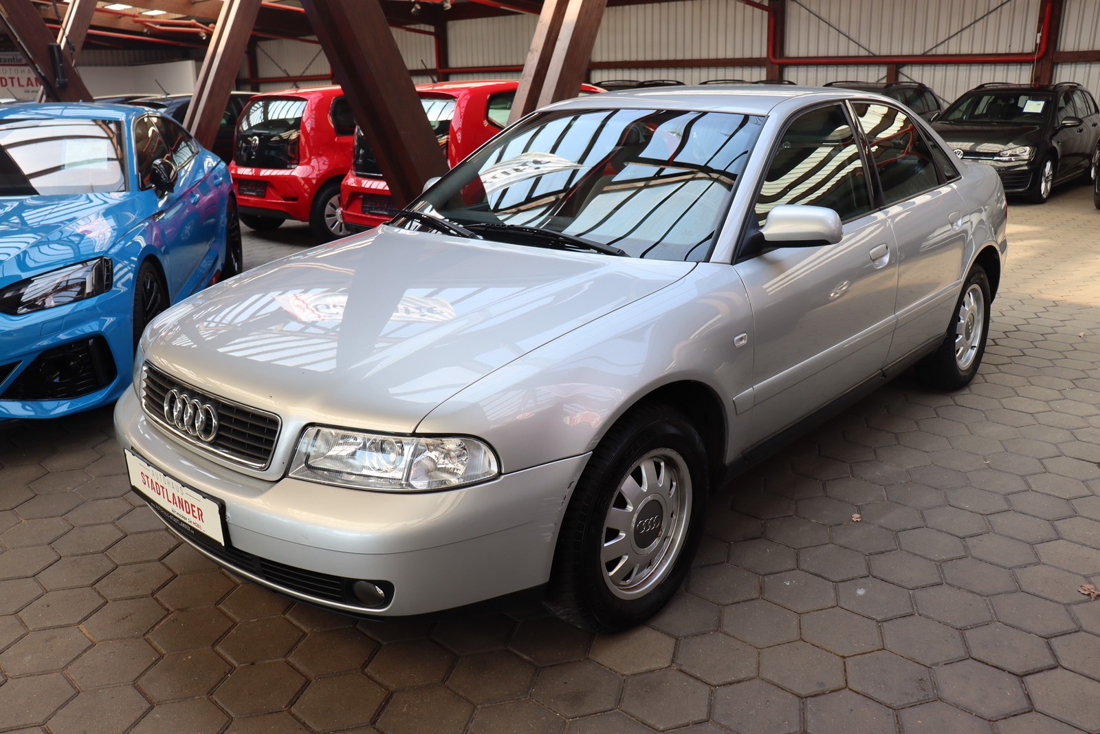 Audi A4 1.8 Limousine Automatik Klimaautomatik