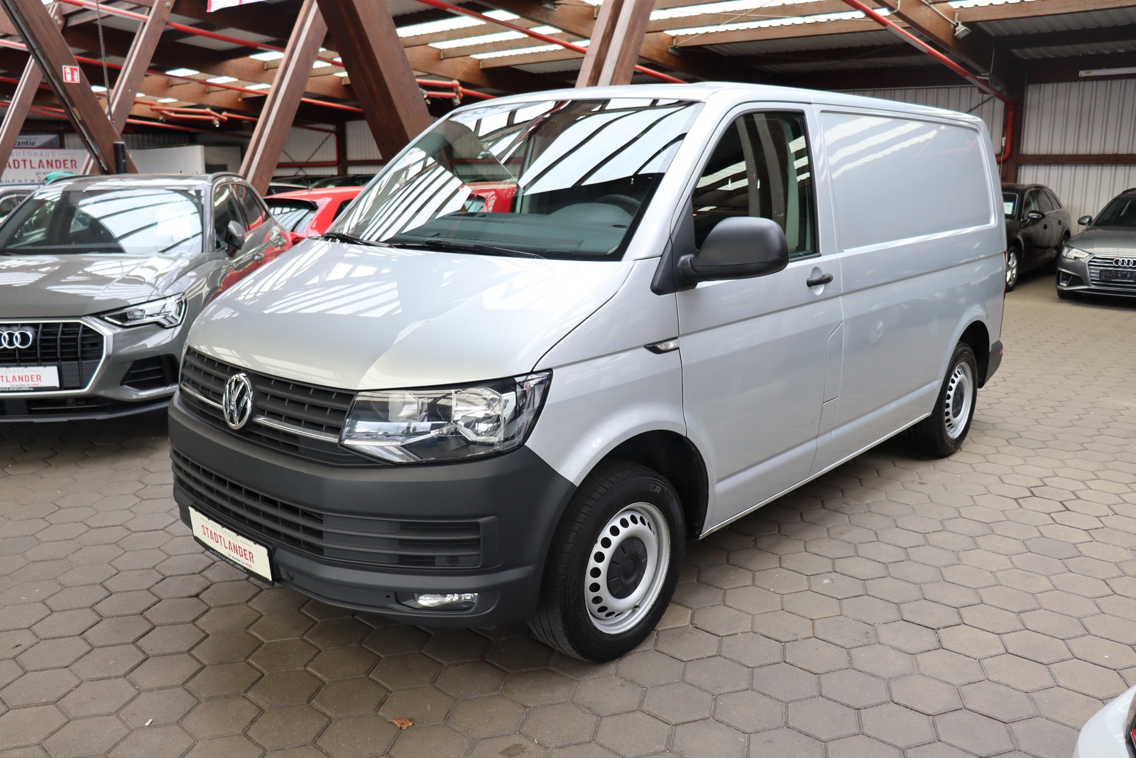 Volkswagen T6 Transporter 2.0 TDI Navi / GRA / Standheizung