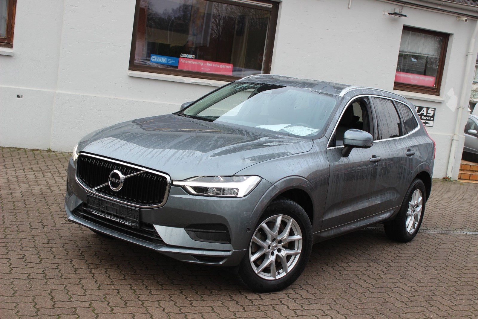 Volvo XC60 T4 Momentum Pro Geartronic LEDER=NAVI=LED