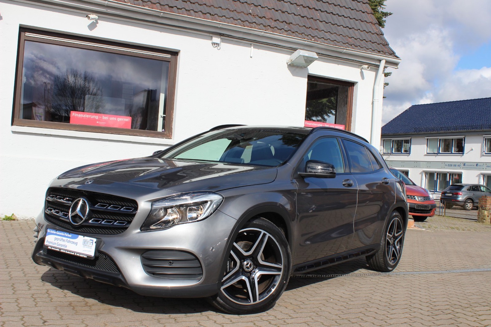 Mercedes-Benz GLA 220 d DCT AMG LINE Night-Paket+Leder+Panorama.+Comand+360 Kamera