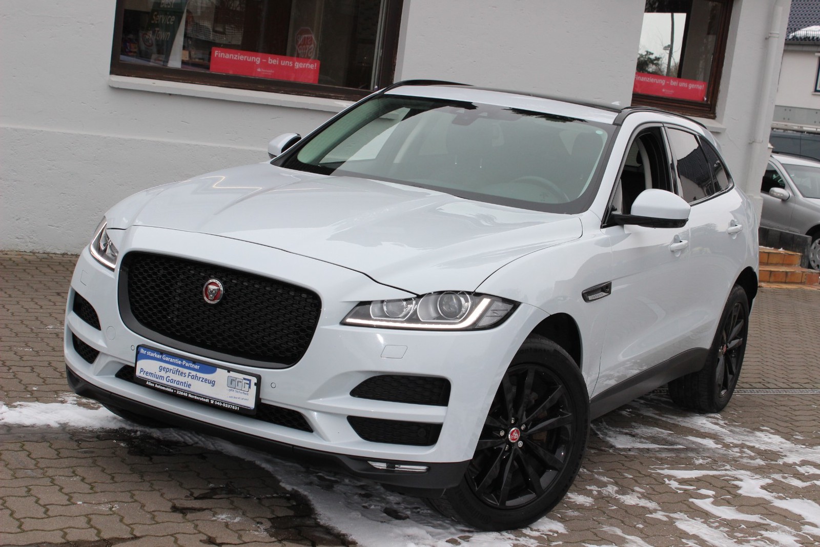 Jaguar F-PACE 3,0d Prestige AWD Navi+Leder+Panoramadach