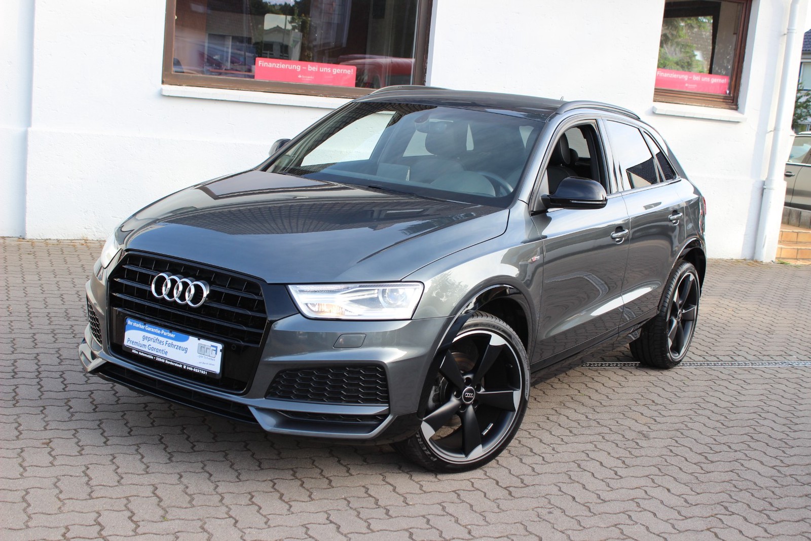 Audi Q3 2.0 TDI S line competition Leder+Navi+20 Zoll+Xenon