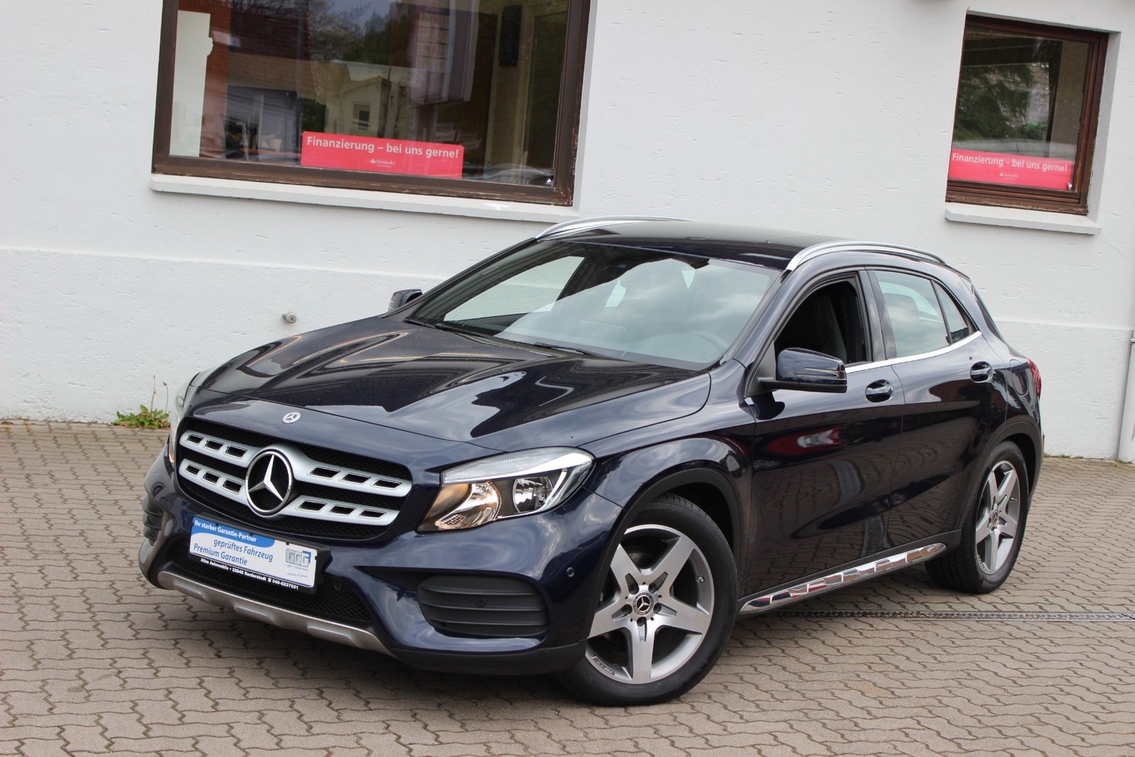Mercedes-Benz GLA 200 d 7G-DCT AMG Line  Leder+Navigation+18 ALU