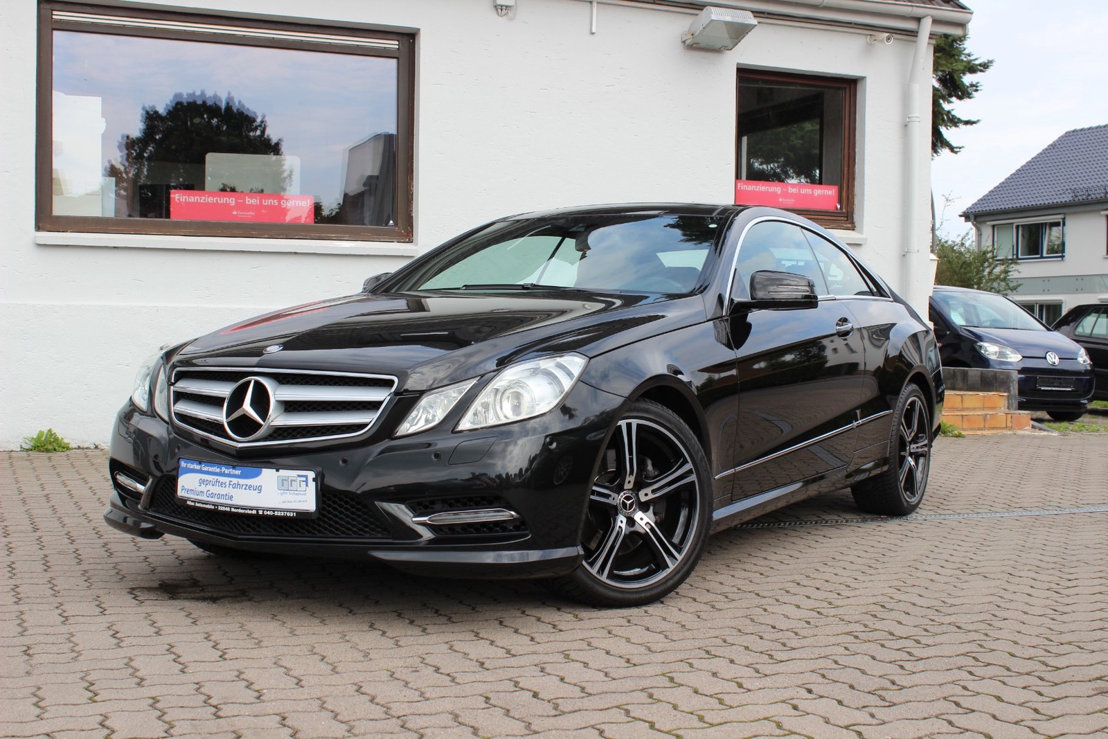 Mercedes-Benz E 250 CGI BlueEfficiency AMG SPORT PAKET+PANORAMA+LÜCKENLOS MB SERVICE