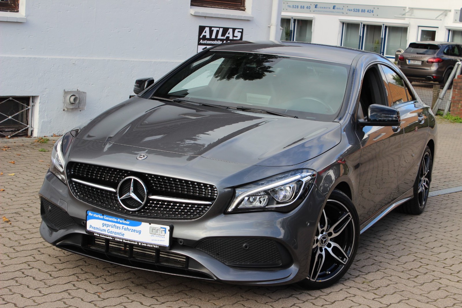 Mercedes-Benz CLA 180 Coupe AMG Line Leder+Navigation+LED High Performance-Scheinwerfer