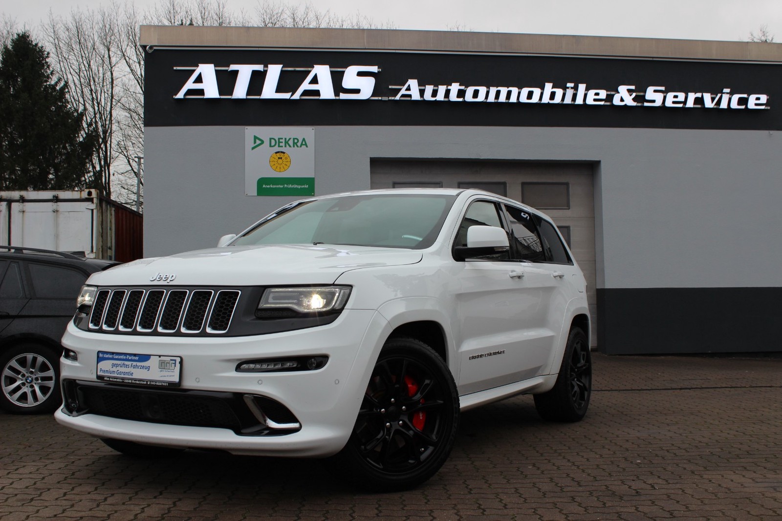 Jeep Grand Cherokee 6.4 V8 HEMI SRT PANO+ENTERTAIMANT+MONITOR+AHK