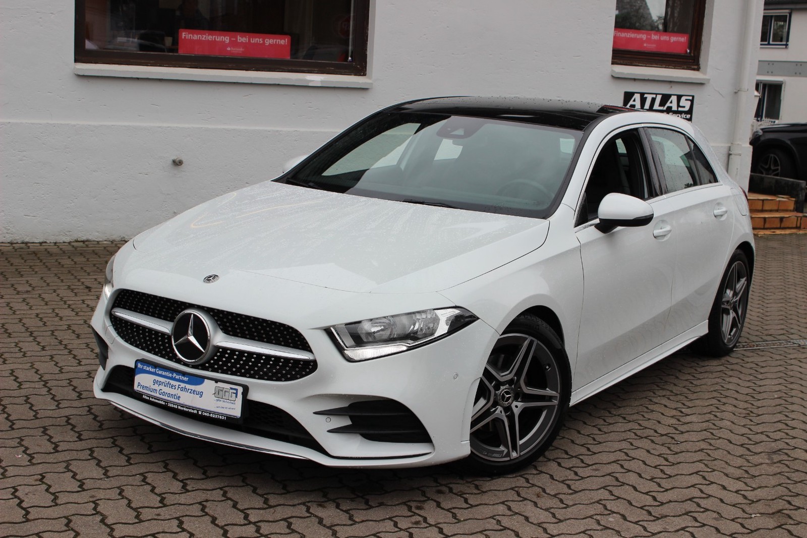Mercedes-Benz A 200 d DCT AMG Line Panorama+LEDER+Navigation