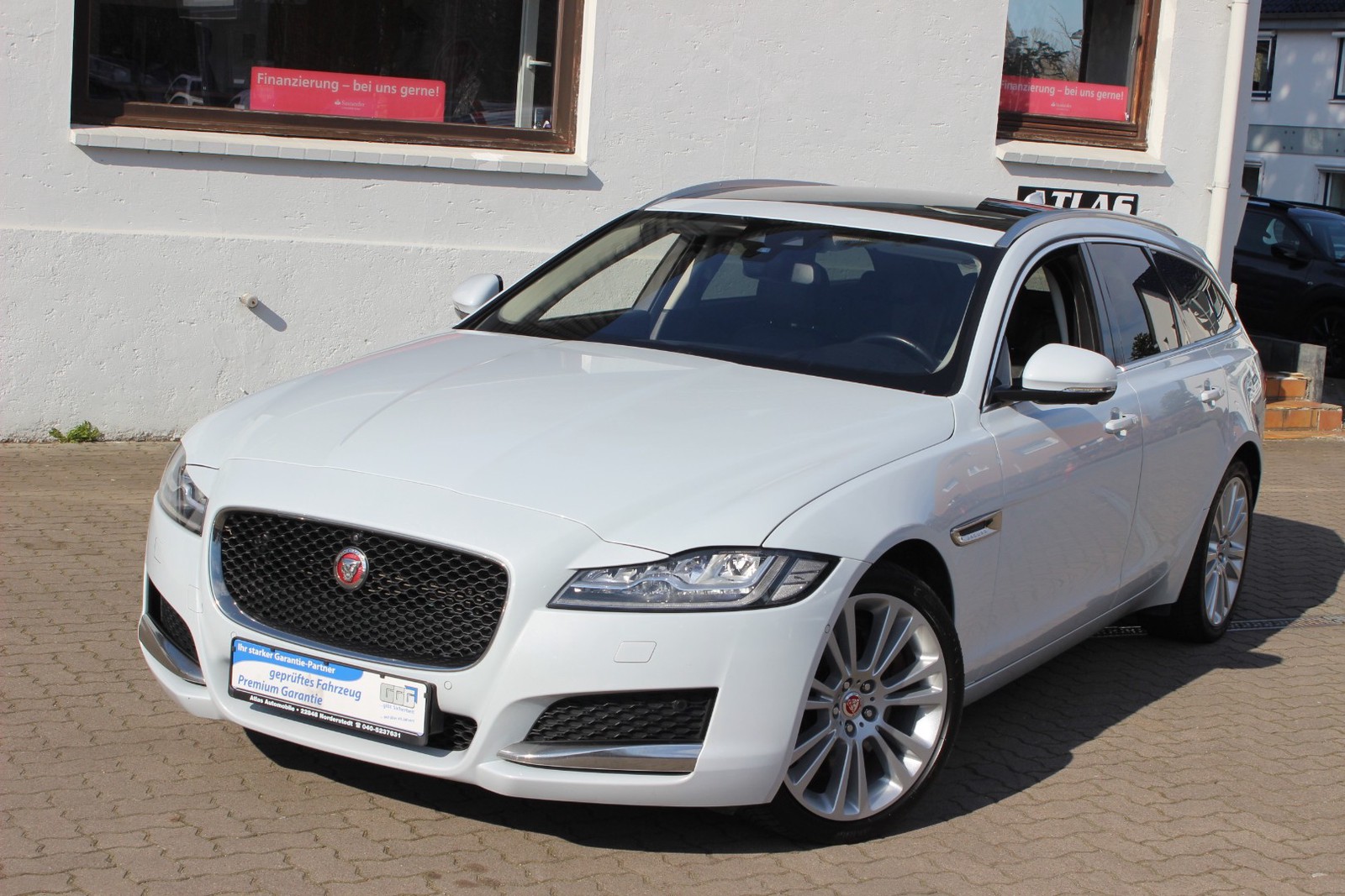 Jaguar XF SPORTBRAKE Portfolio 30d Navi+Leder+Xenon+Panoramadach