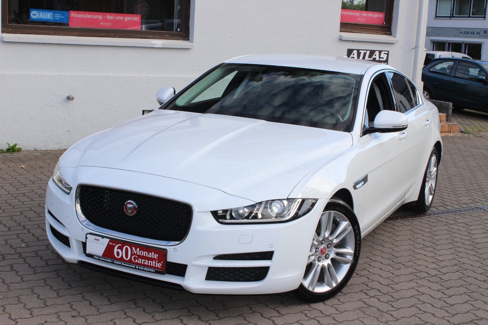 Jaguar XE Pure Navi Pro+Xenon+Kamera+Standheizung+Memory