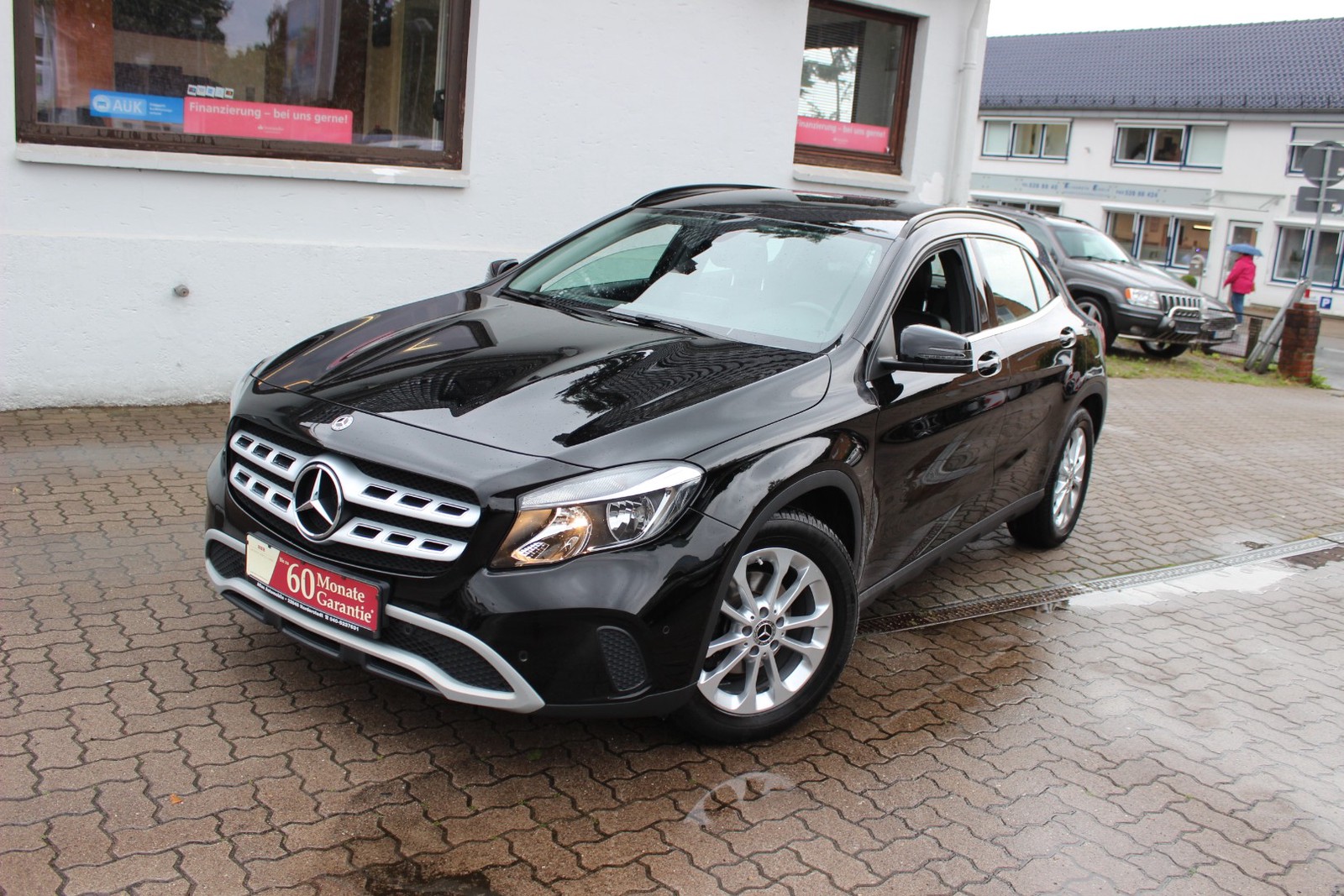 Mercedes-Benz GLA 180 Style Exterieur & Interieur Leder