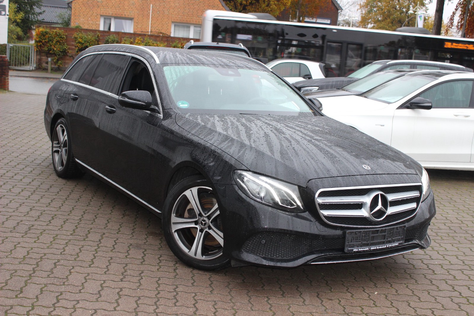 Mercedes-Benz E 220 d Avantgarde LEDER=COMAND=LED-SCHEINWERFER