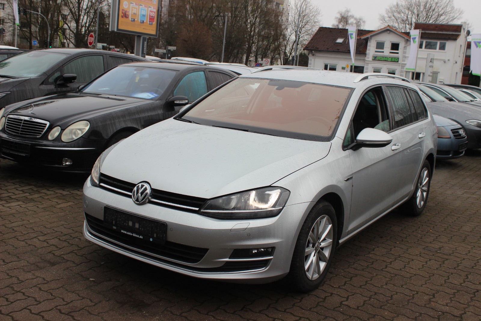 Volkswagen Golf VII Variant Lounge 2,0 TDI DSG Lounge Bi-Xenon=NAVI
