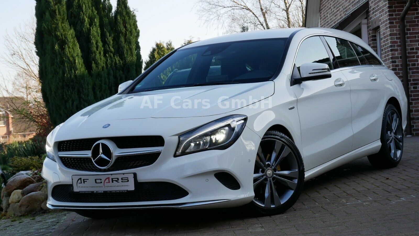 Mercedes-Benz CLA 220 CDI / D Urban DCT / LED / NAVI Gebraucht Kaufen ...