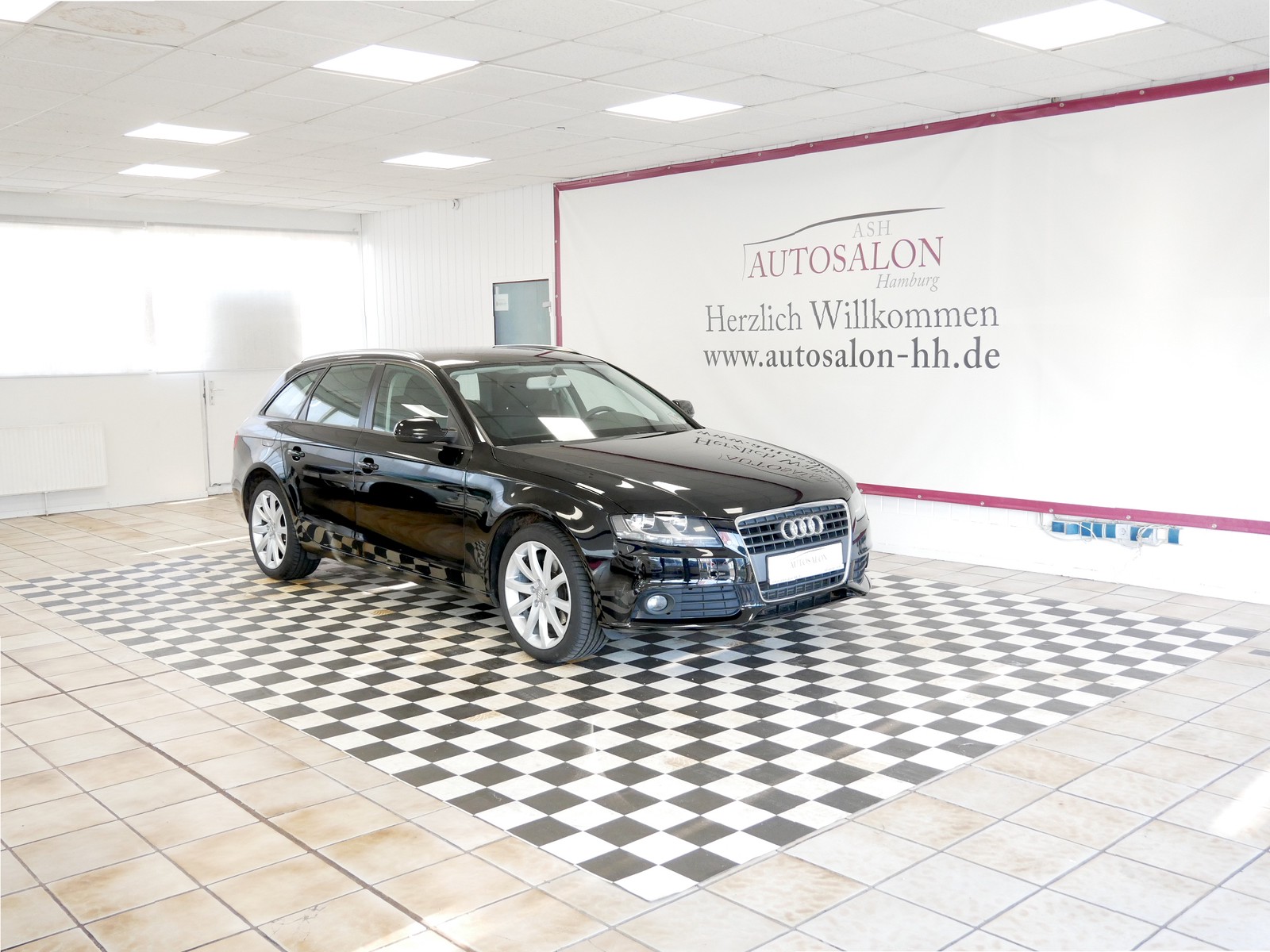 Audi A4 Avant Attraction*2Vorb*Neuer Motor*8X Reifen* Attraction