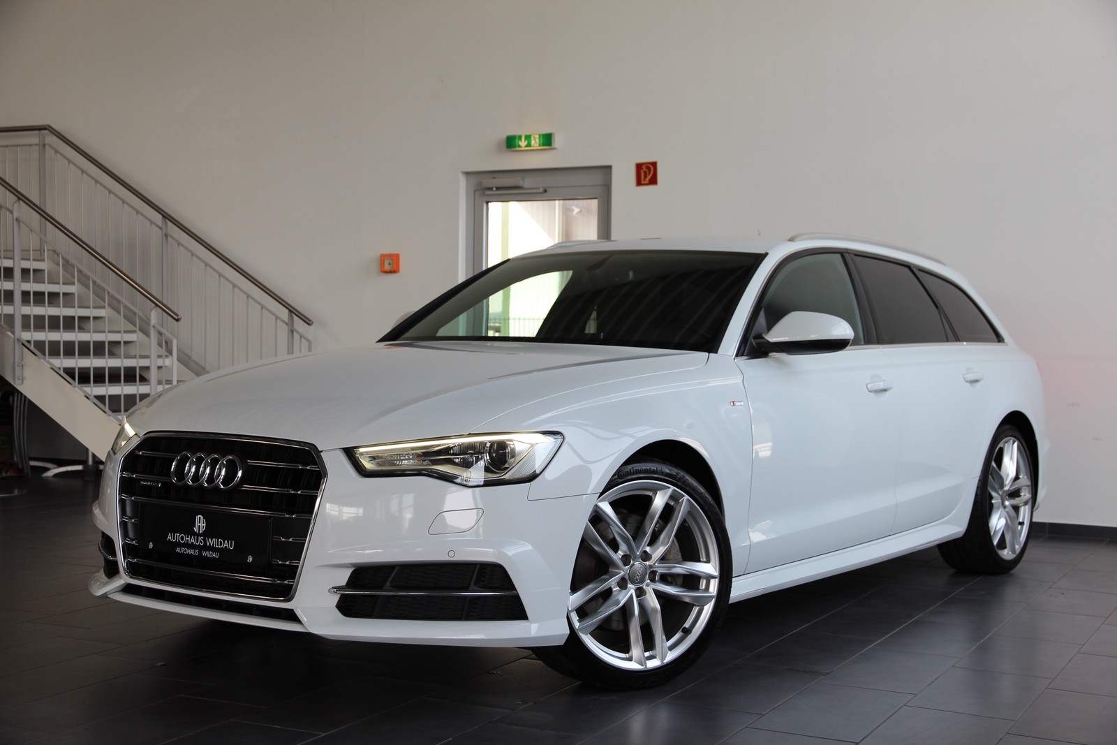 Audi A6 Avant 3.0 TDI clean diesel quattro S-Line