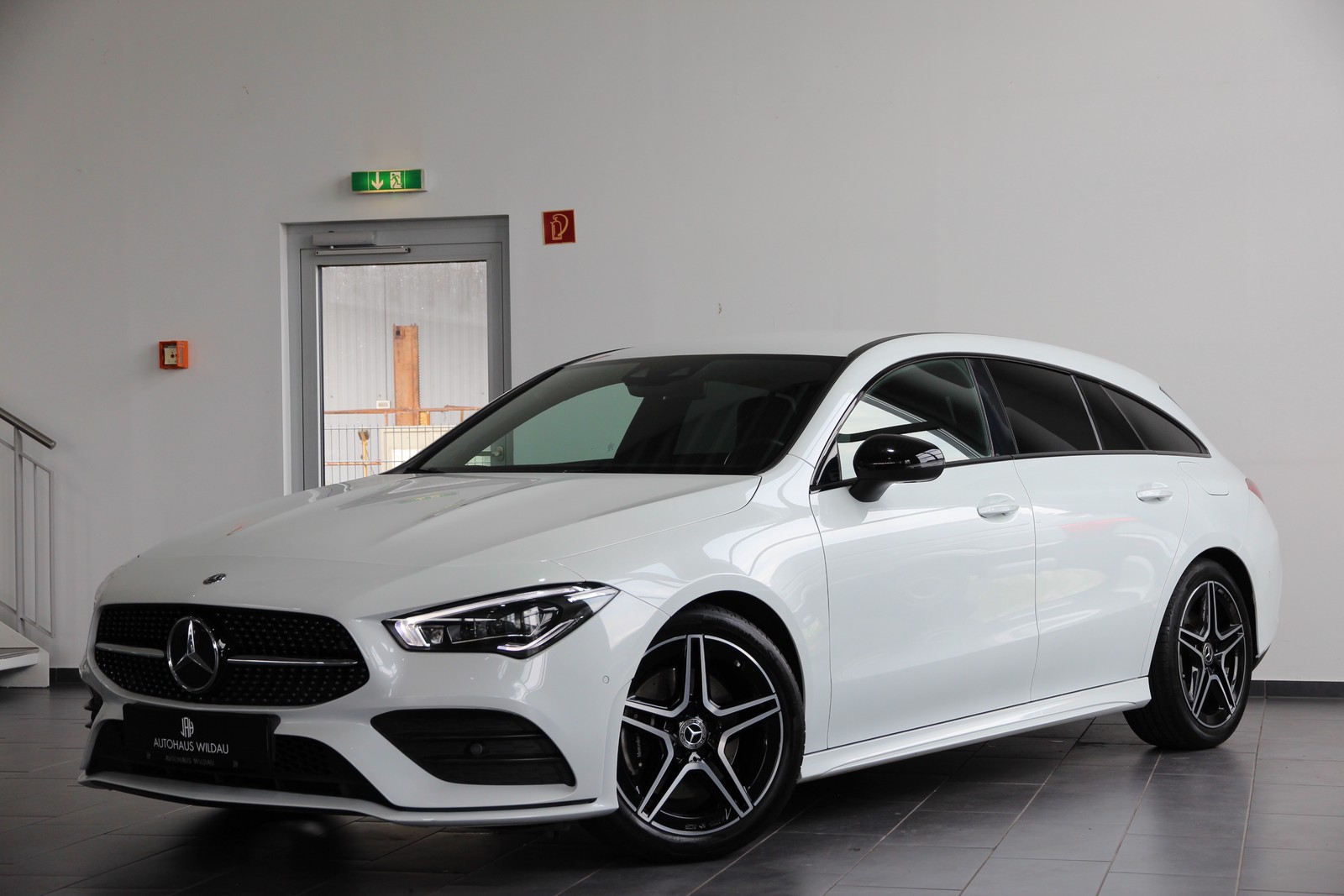 Mercedes-Benz CLA 200 AMG-LINE NIGHT-PAKET