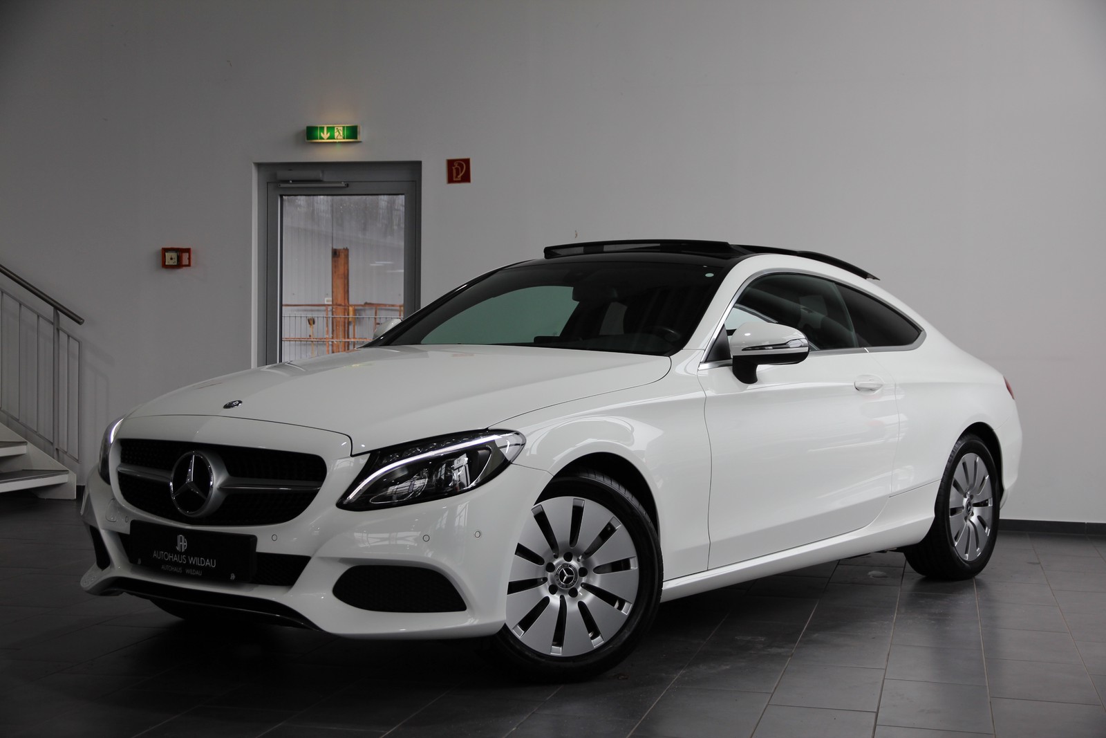 Mercedes-Benz C 180 PANO NAVI KEYLEES