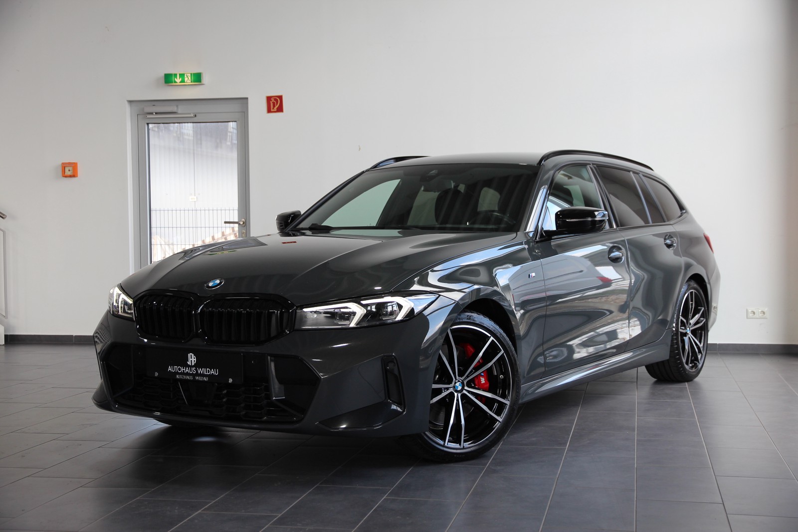BMW 320 d xDrive M Sport KAMERA NEW_SCREEN