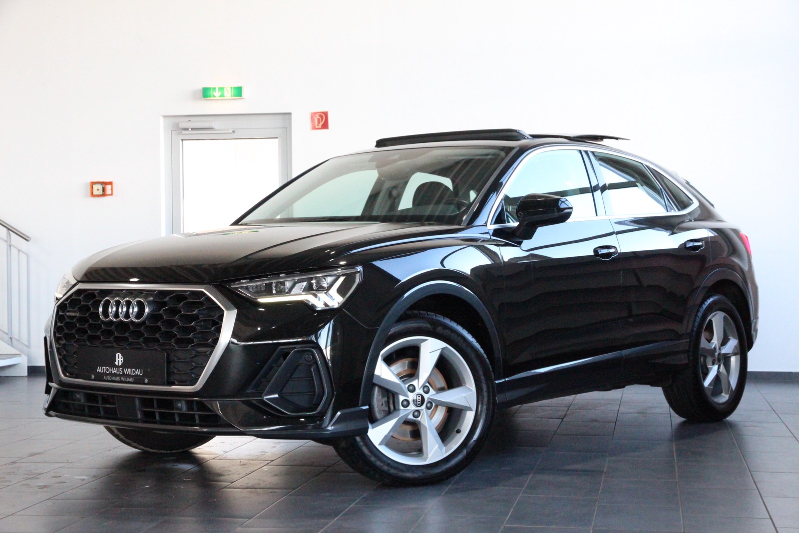 Audi Q3 Sportback 40 TFSI quattro KEYLEES LEDER PANO