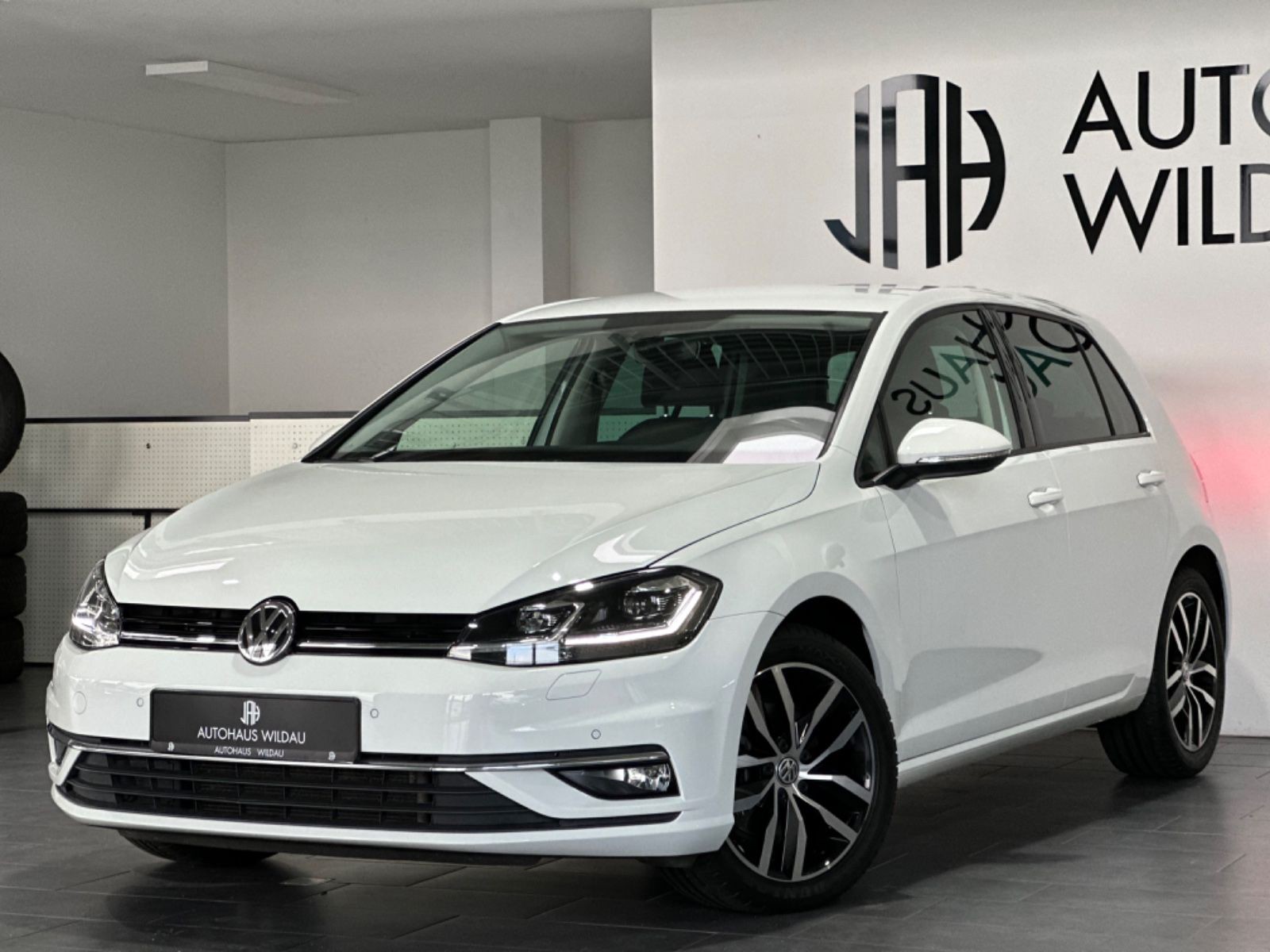Volkswagen Golf VII Lim.*AUTOMATIK*VIRTUAL*LED*DYNAUDIO*