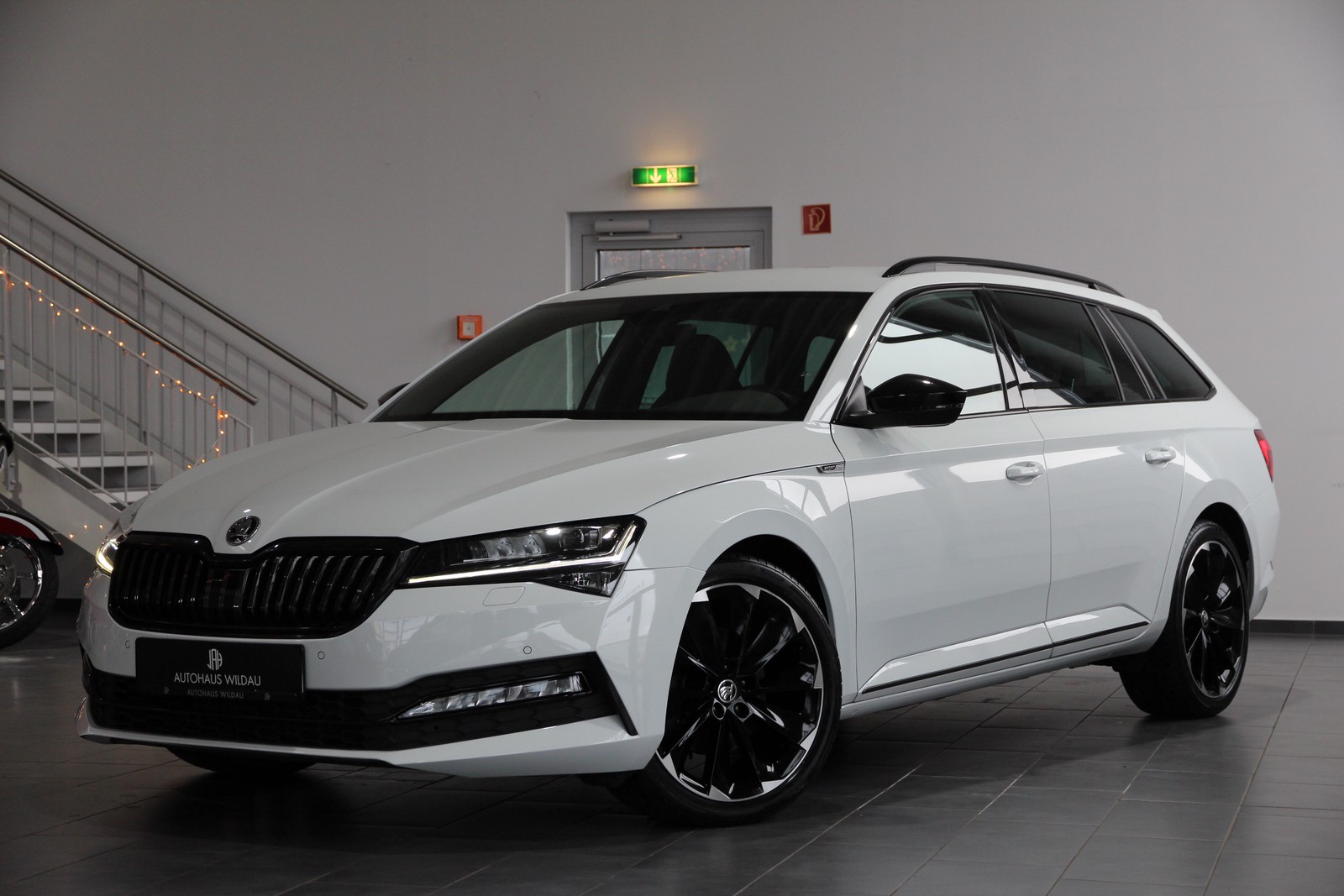 Skoda Superb Combi Sportline 4x4 AUT NAVI ACC