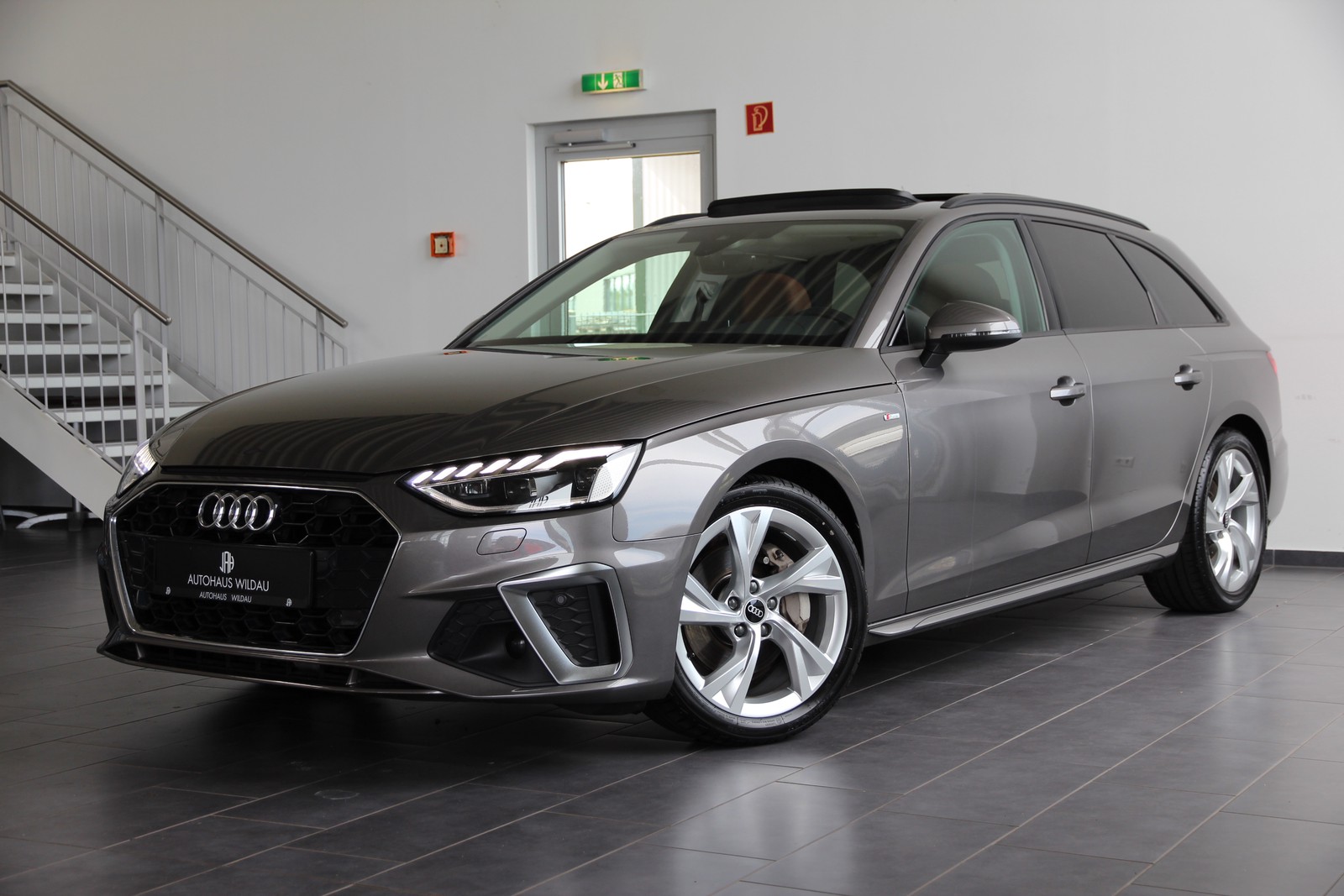 Audi A4 Avant 40 TDI S line