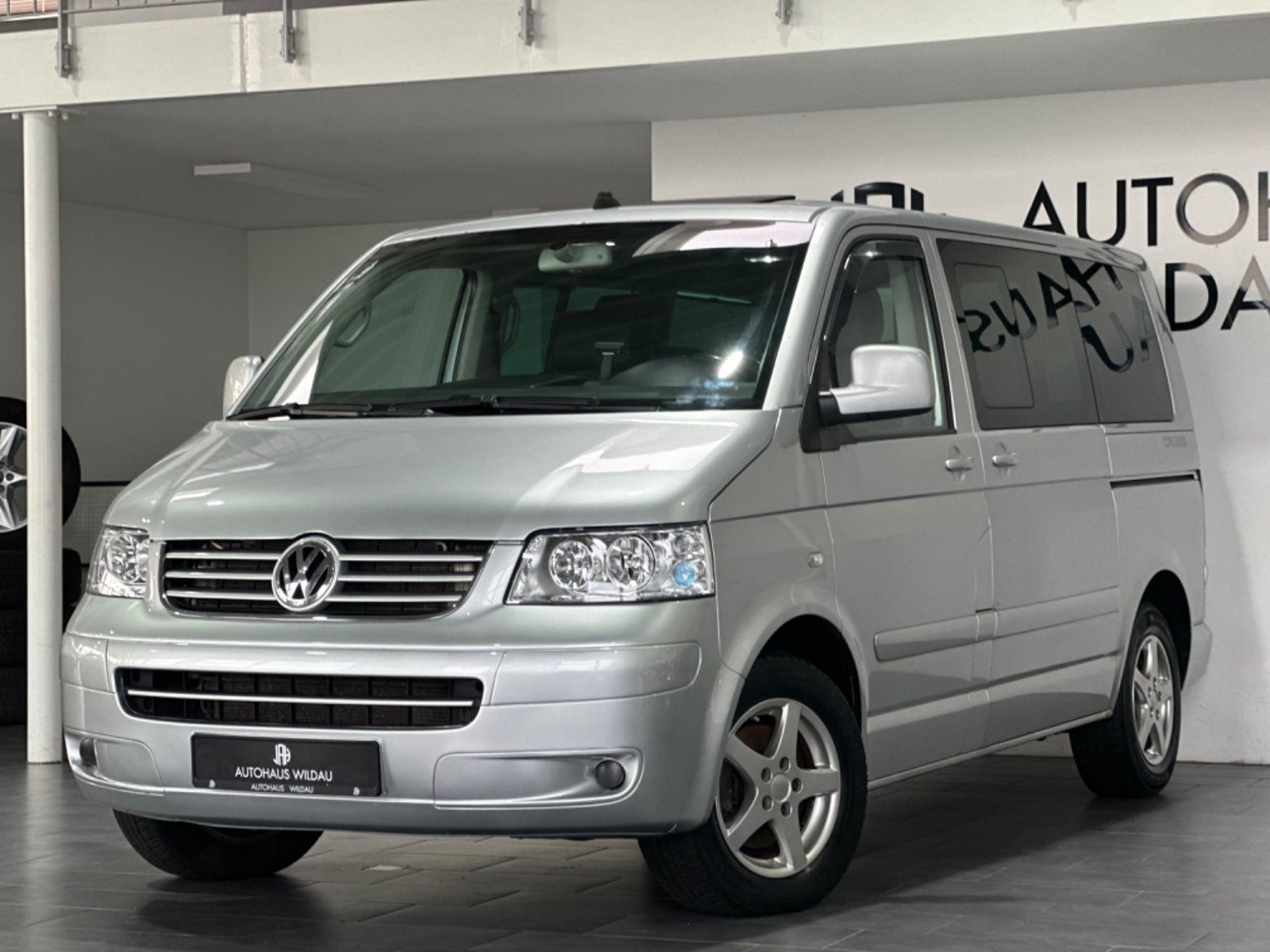 Volkswagen T5 Transporter Bus Multivan Cruise