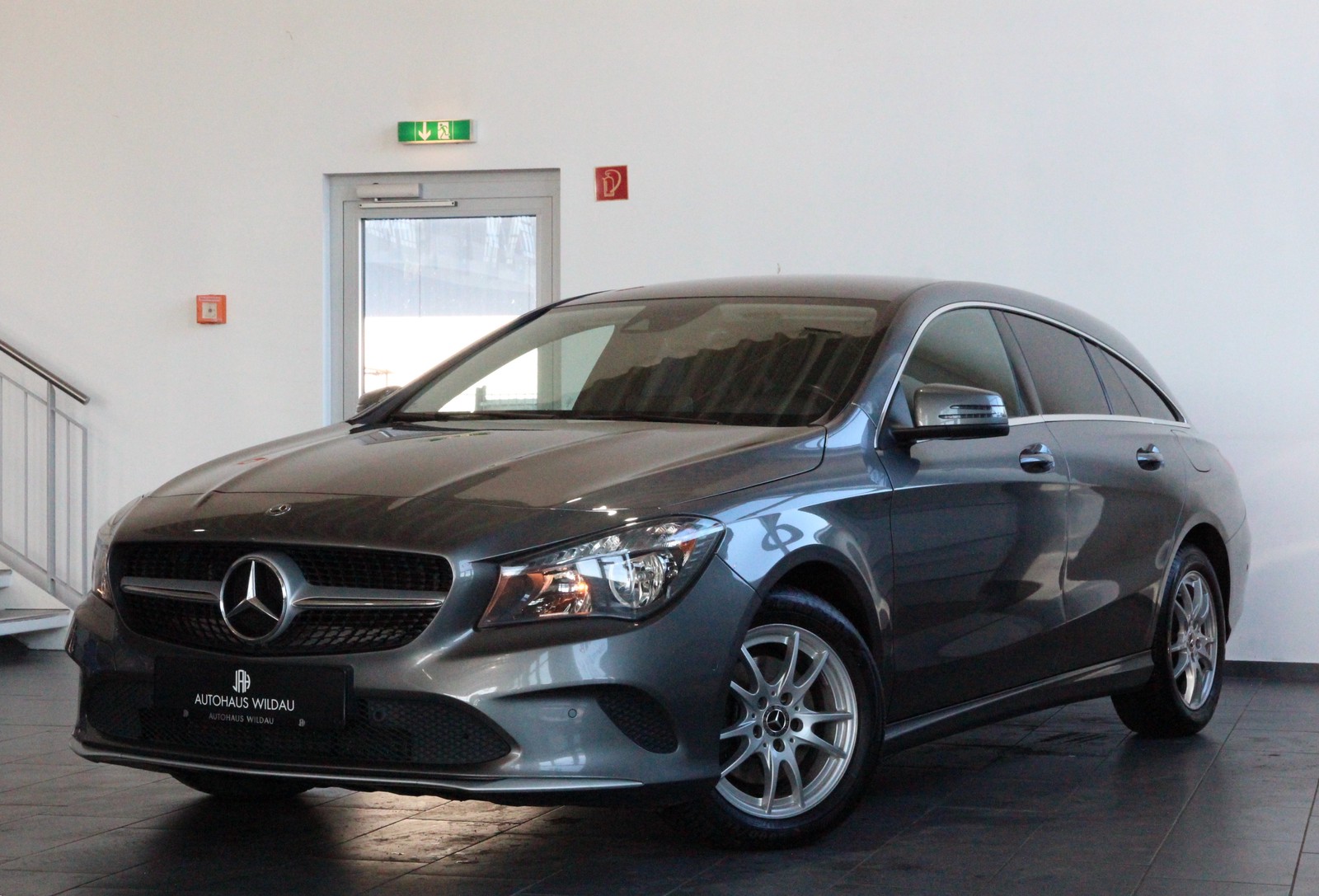 Mercedes-Benz CLA 200 Shooting Brake NAVI AHK