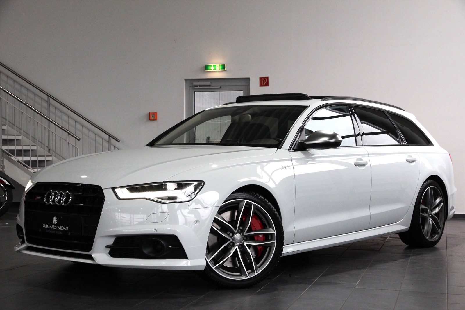 Audi S6 Avant 4.0 TFSI quattro PANO KEYLEES STHZ BOSE