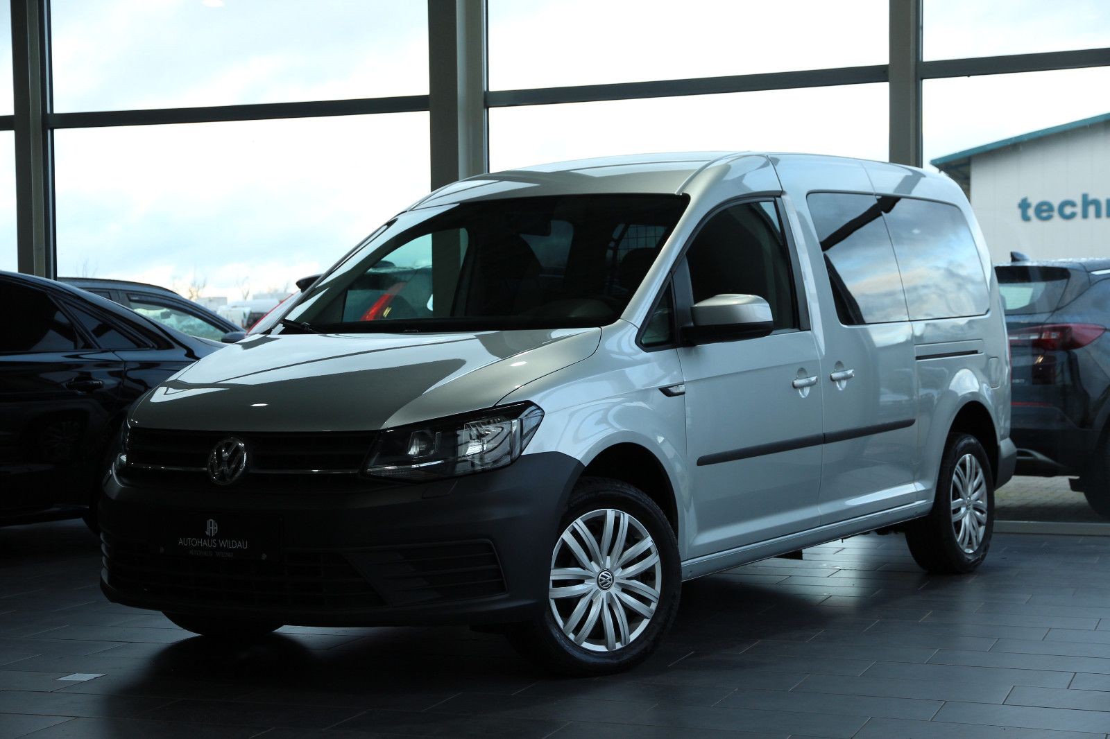 Volkswagen Caddy PKW Maxi Trendline BMT AUTOMATIK NAVI
