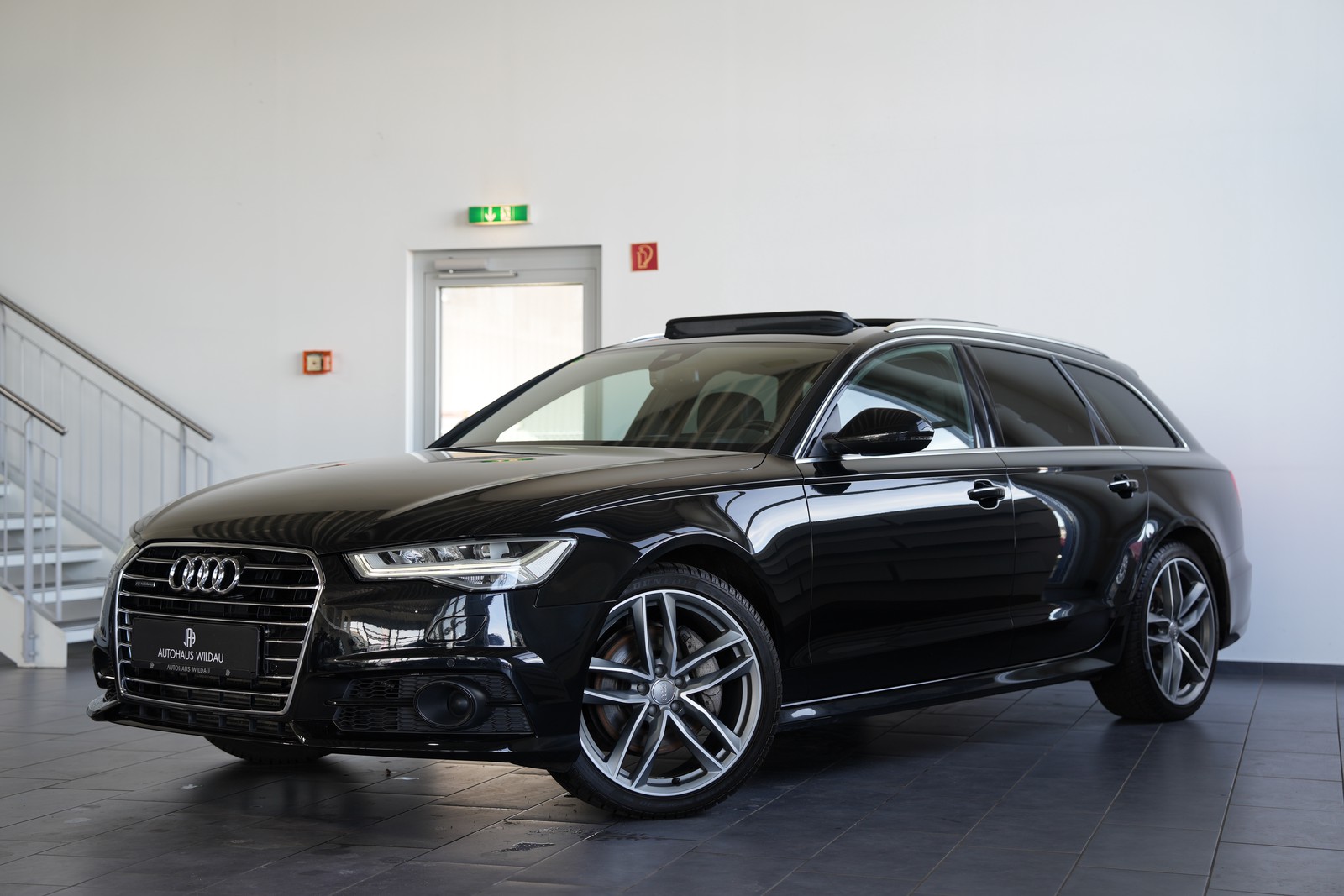 Audi A6 Avant 3.0 TDI clean quattro HEAD-UP AHK PANO