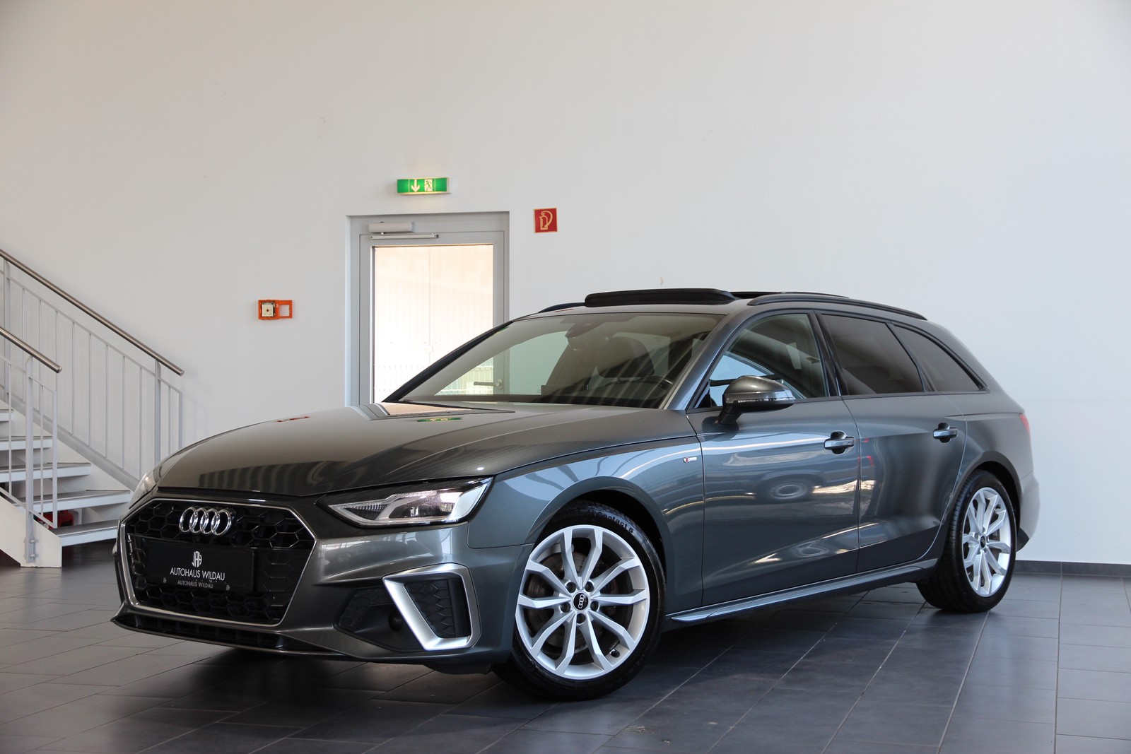 Audi A4 Avant 35 TDI S line PANO B&O