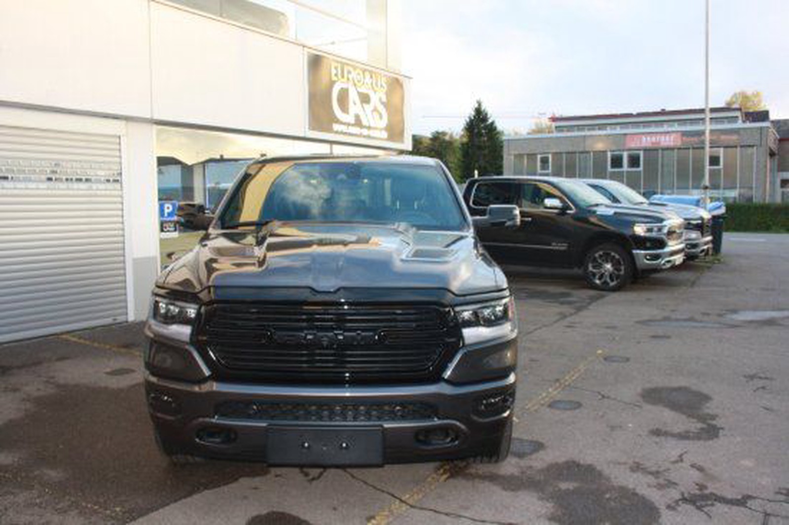 Dodge RAM 5,7ltr Crew Laramie 2023 Night RamBox Spli