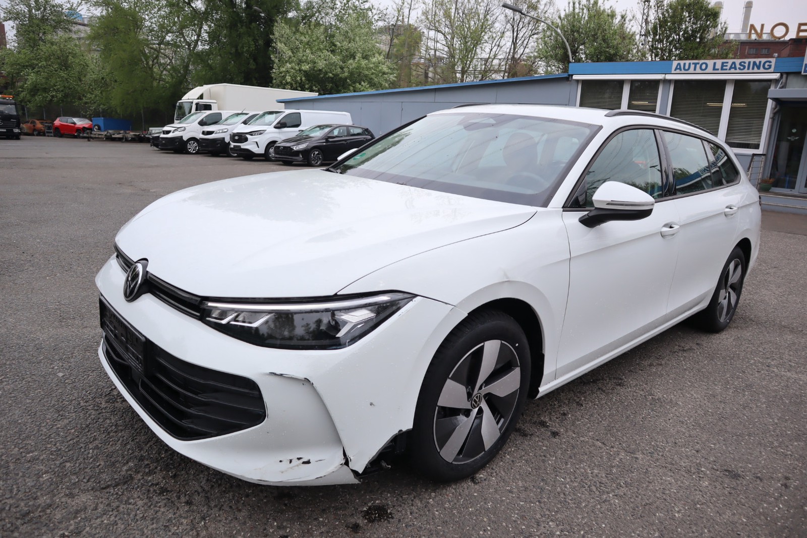 Volkswagen Passat Variant 1.5 eTSI DSG 110 kW Autom. Kamera. Navi. Klimaaut. SHZ. PDC.