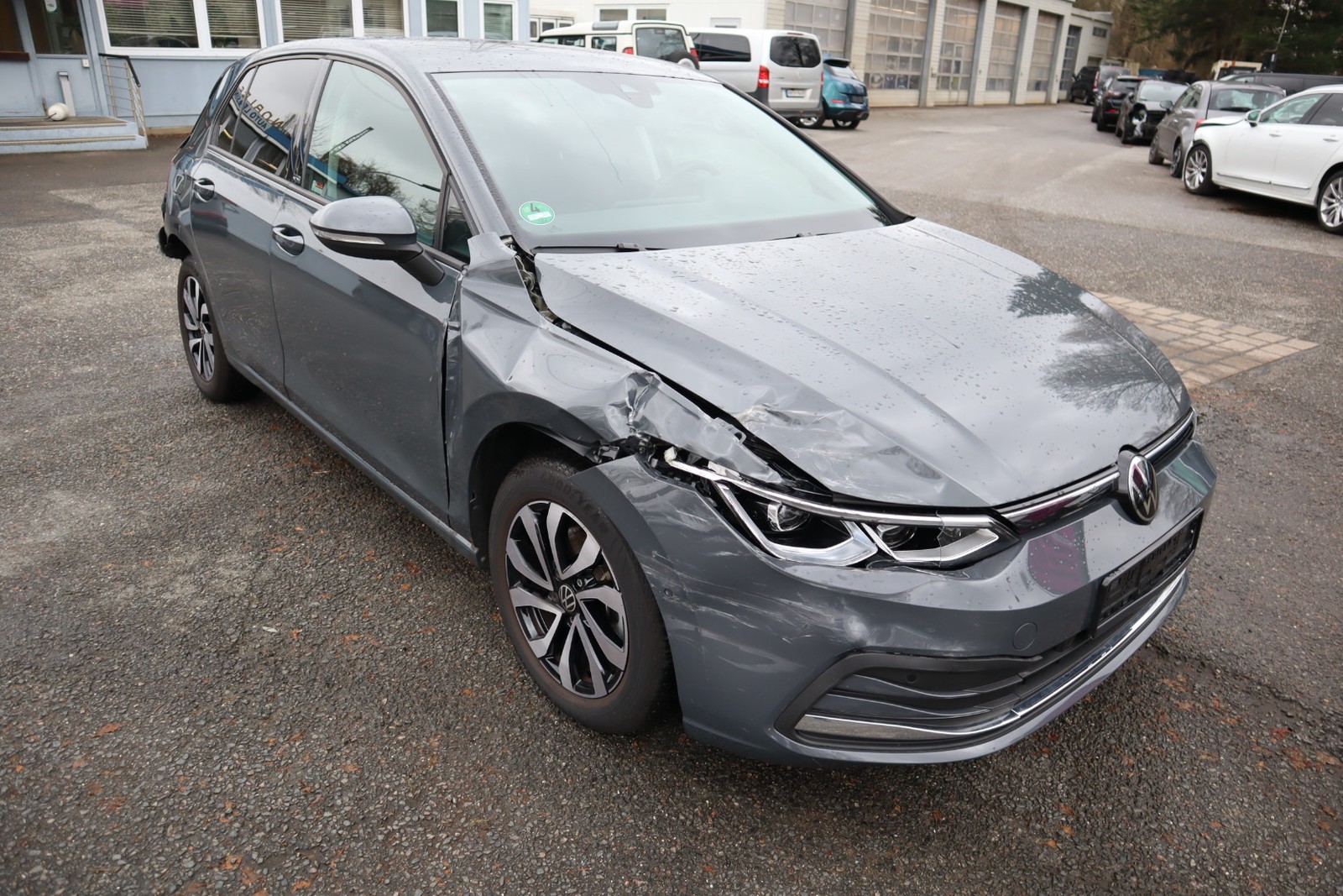 Volkswagen Golf VIII 1.5 TSI Standheizung. Navi. Klimaaut. Alu. SHZ. PDC.