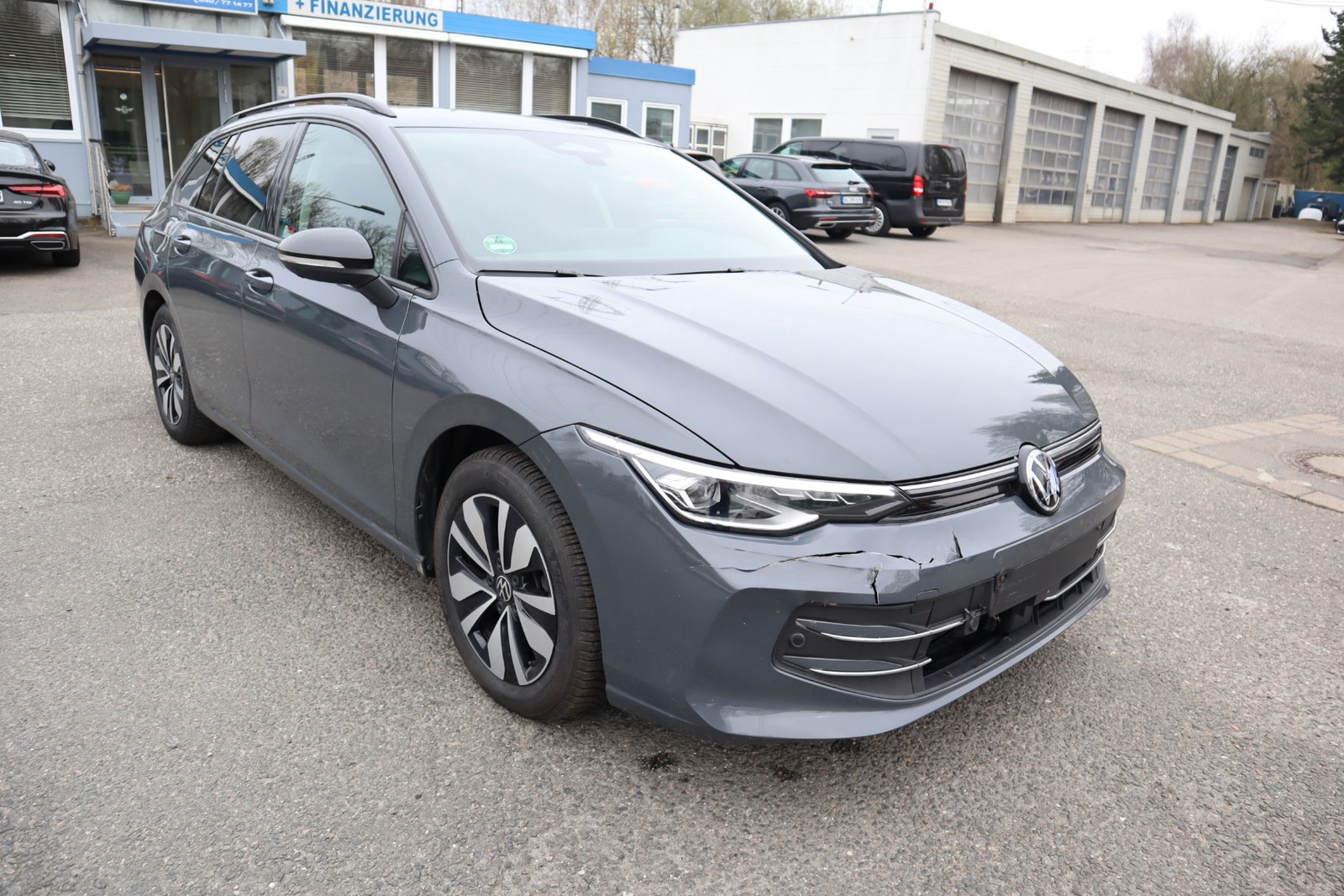 Volkswagen Golf VIII Variant 1.5 eTSI DSG 110 kW Goal Autom. Kamera. Navi. Klimaaut. Alu. AHK. SHZ. PDC.