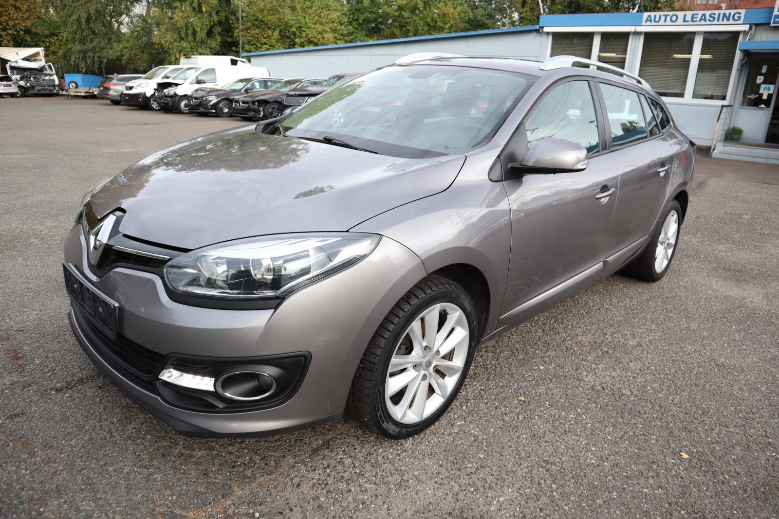 Renault Megane III Grandtour 1.5 DCI Paris Navi. AHK. Klimaaut. Alu. SHZ. PDC.