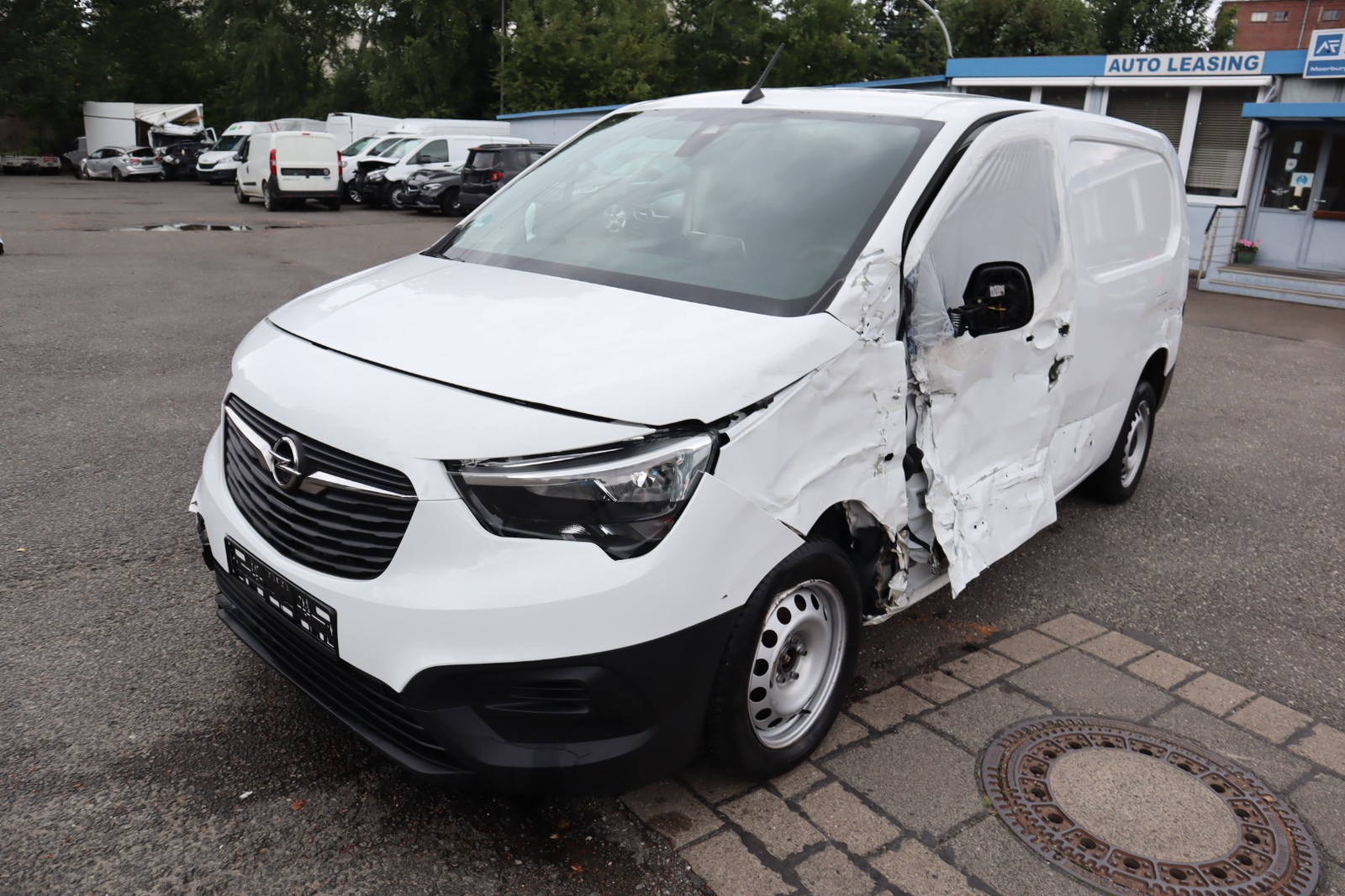 Opel Combo E Cargo 1.5 D Edition XL erhöhte Nutzlast Klimaaut. Navi. SHZ. PDC.