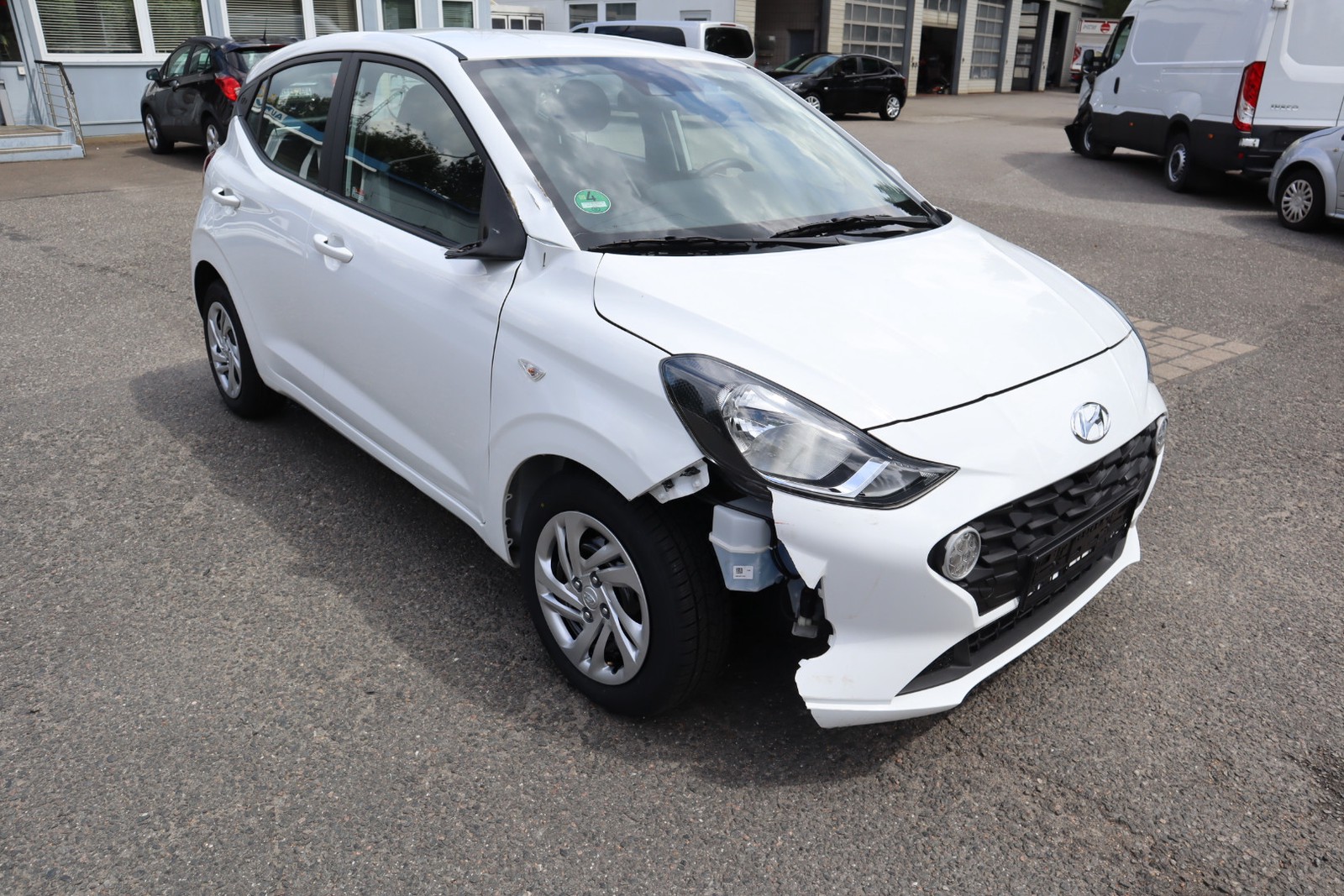 Hyundai i10 Select Klima. SHZ. PDC. Tempomat.