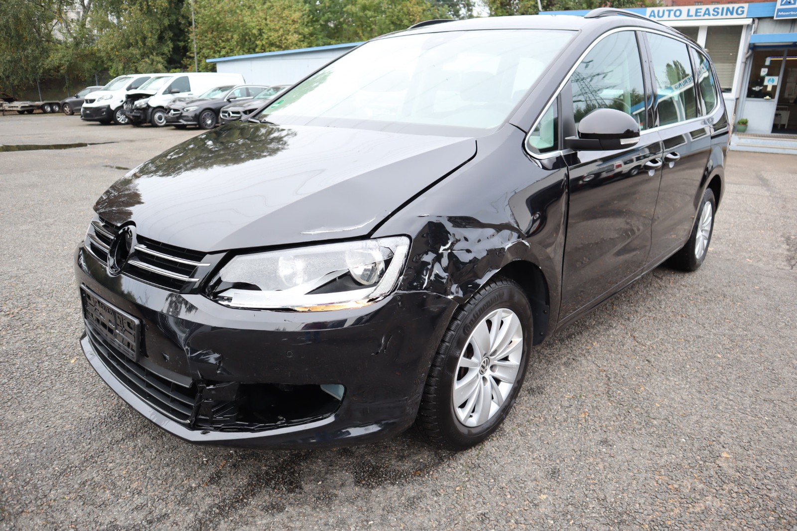 Volkswagen Sharan Comfortline 1.5 TSI BMT/Start-Stopp 7-Sitze. Navi. Klimaaut. SHZ.PDC. Alu.