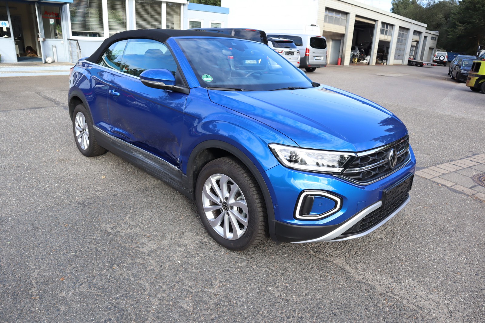 Volkswagen T-Roc 1.0 TSI Cabriolet Style Kamera. Navi. Klimaaut. Alu. SHZ. PDC.