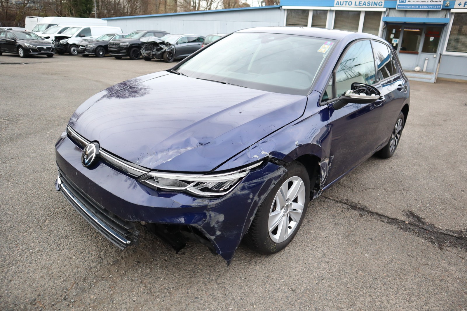 Volkswagen Golf VIII 2.0 TDI DSG Active Navi. Klimaaut. SHZ. PDC. Alu.