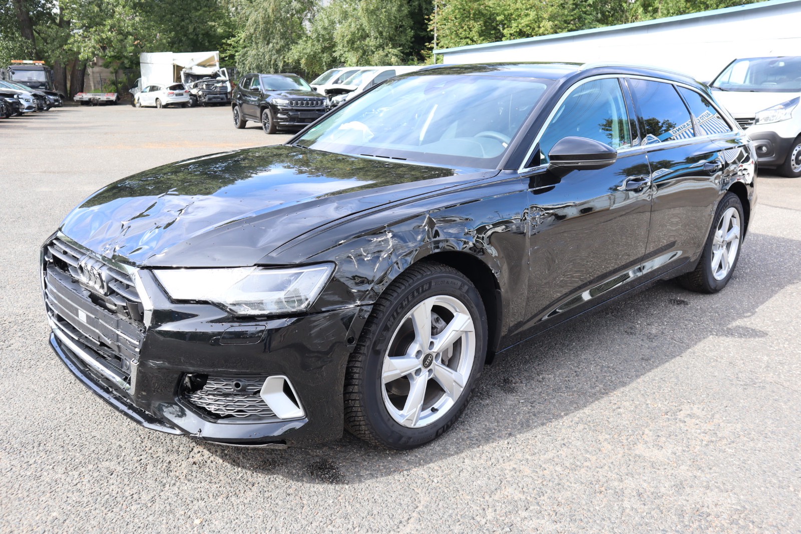 Audi A6 Avant 40 TDI quattro sport Autom. Leder. Navi. . SHZ. Kamera. LED.