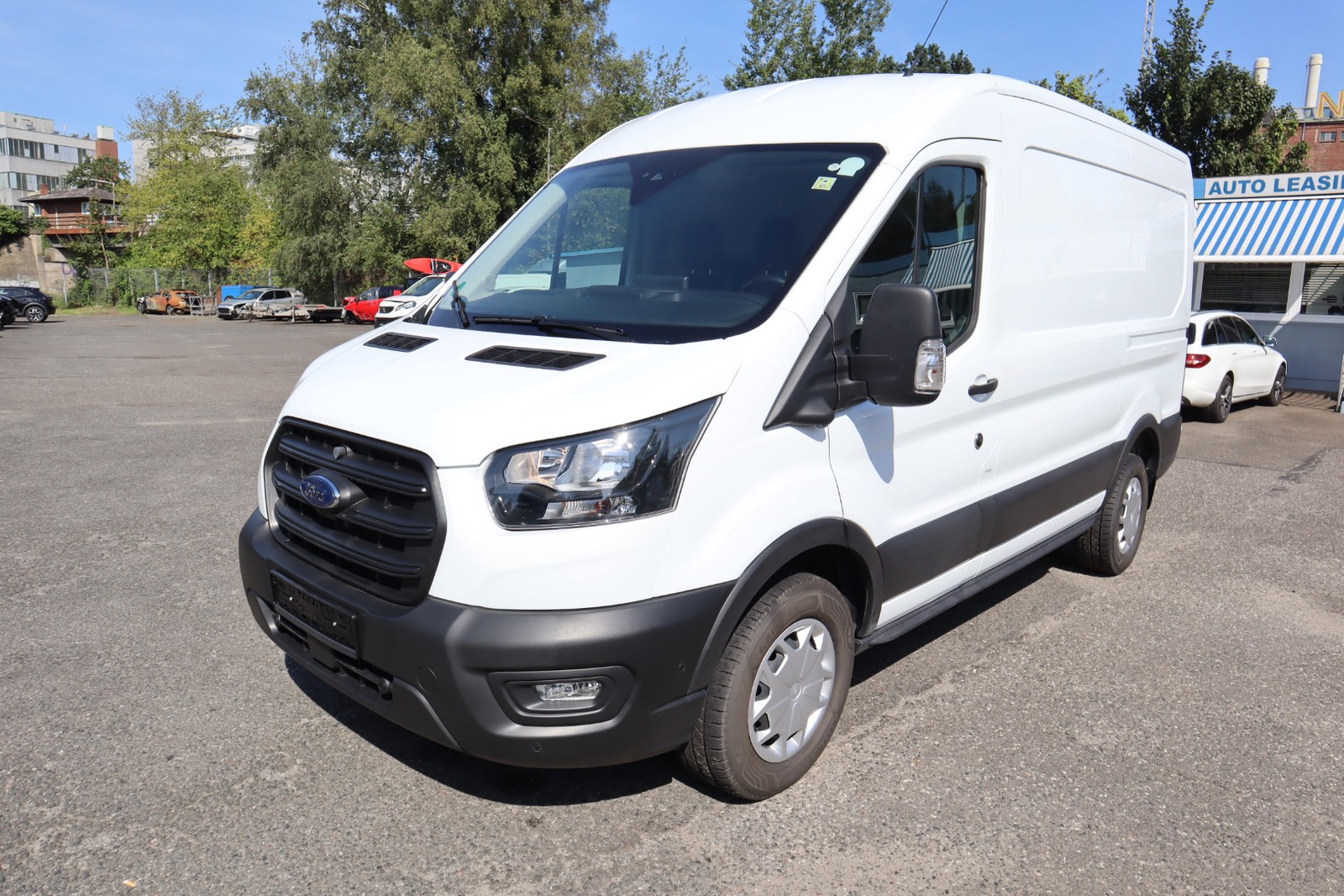 Ford Transit Kasten 2.0 D 330 L2 Trend Kamera. Navi. Klimaaut. SHZ. PDC.