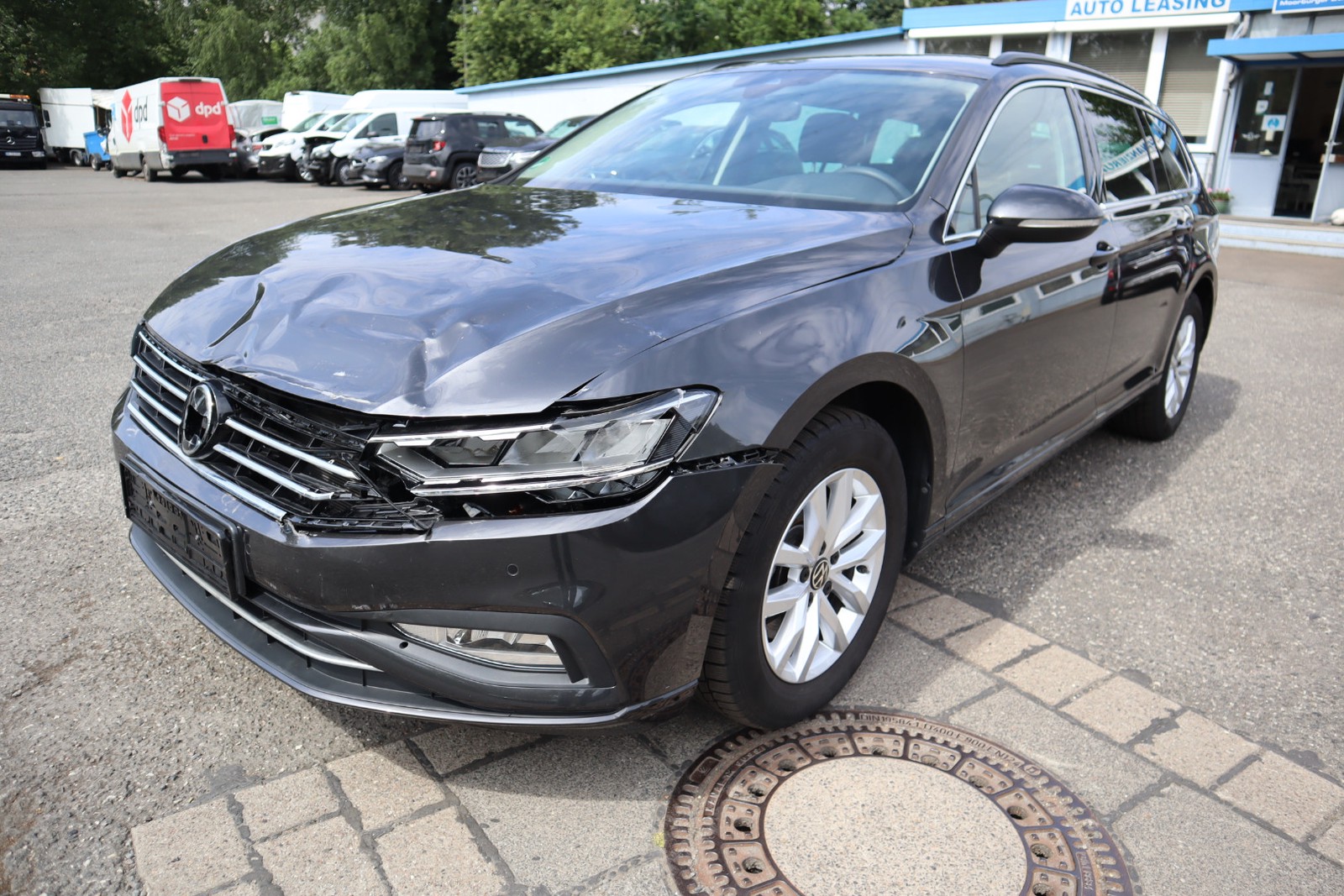 Volkswagen Passat Variant 1.5 TSI DSG Business Navi. Klimaaut. AHK. SHZ. PDC. Alu.