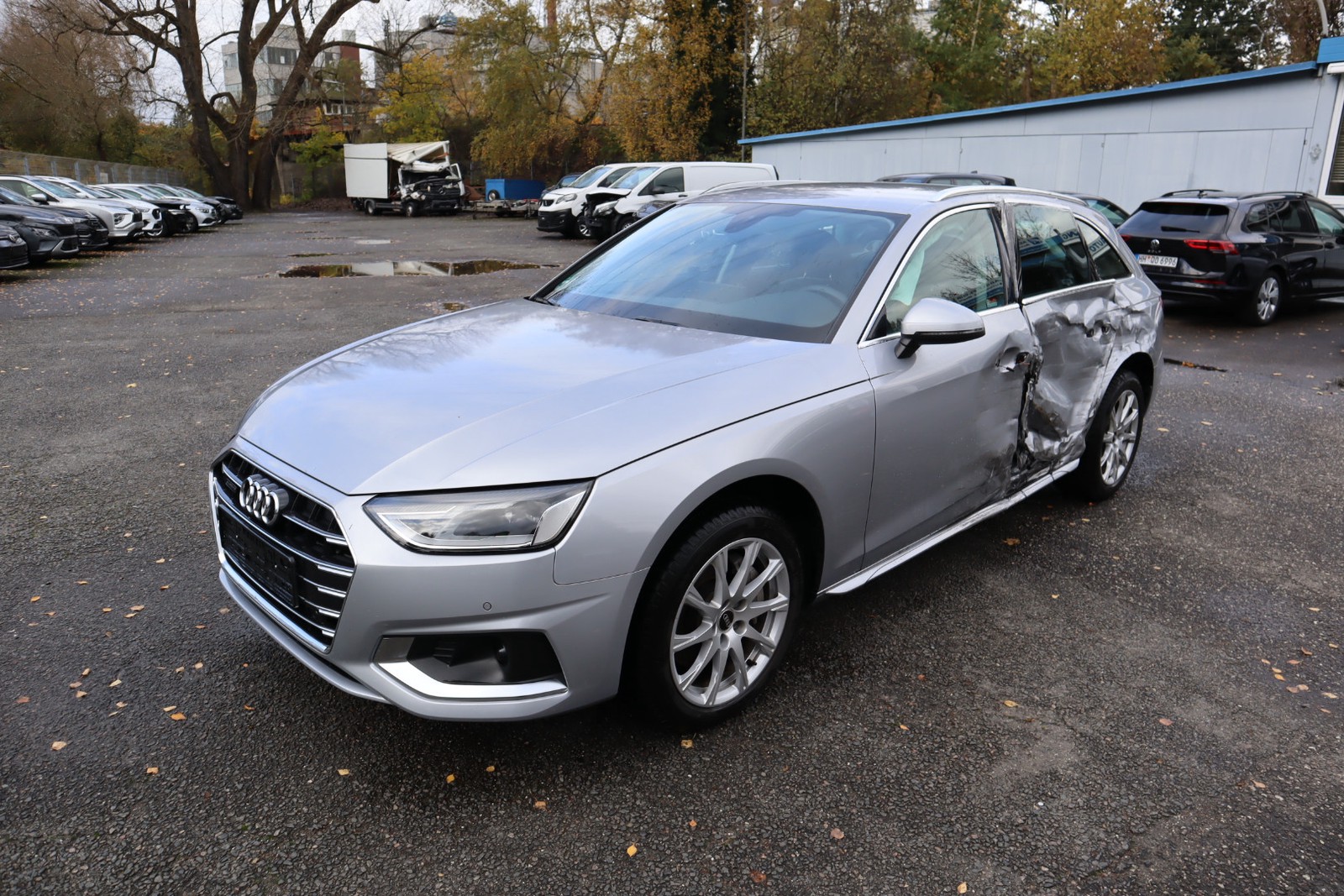 Audi A4 Avant 40 TFSI quattro advanced Kamera. Leder. Navi. Klimaaut. Alu. SHZ. PDC.