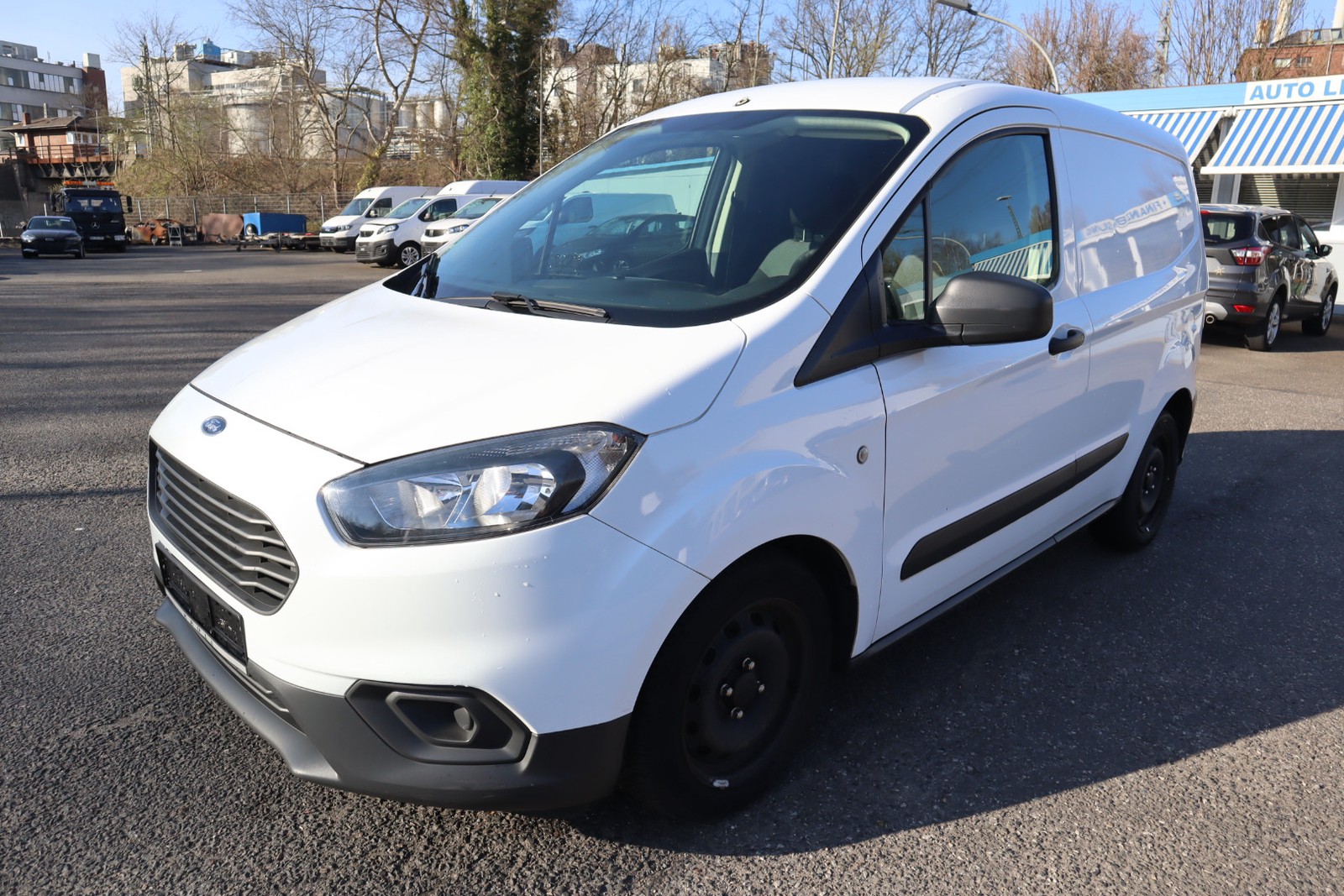 Ford Transit Courier 1.5 D Basis ABS. Airbag. Radio.