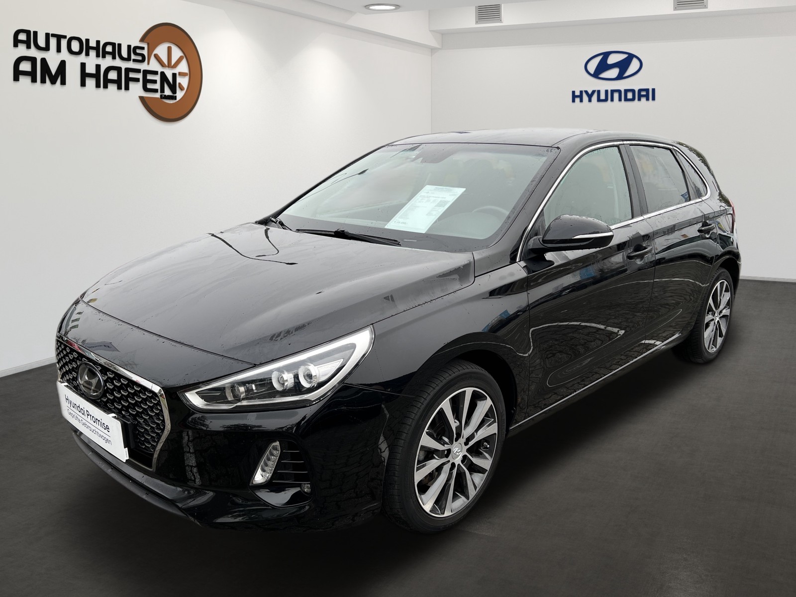 Hyundai i30 Intro Navigation 1.Hand Checkheft 8fach