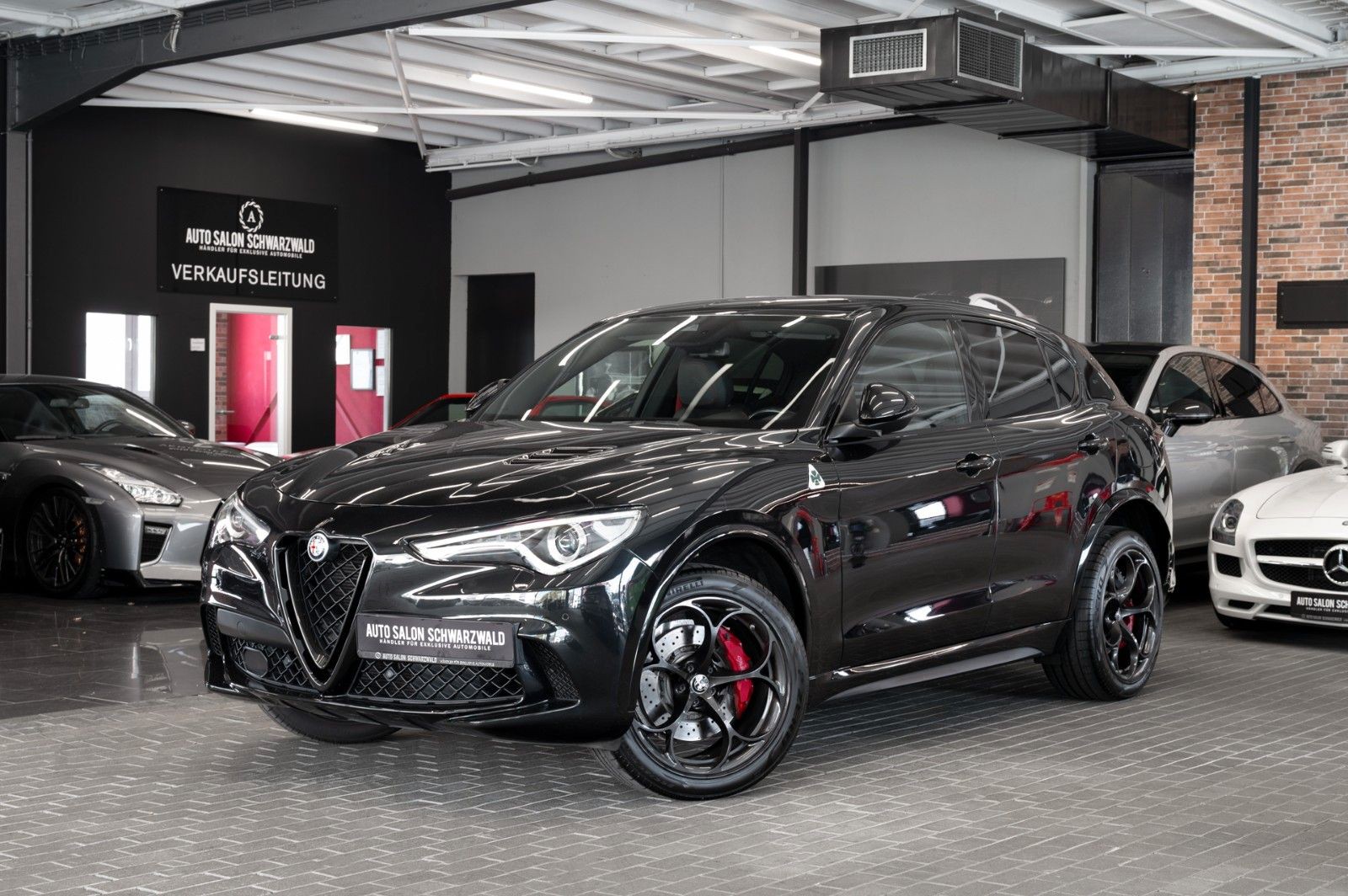 Alfa Romeo Stelvio Quadrifoglio Q4|AKRAPOVIC|CARBON|1.HAND